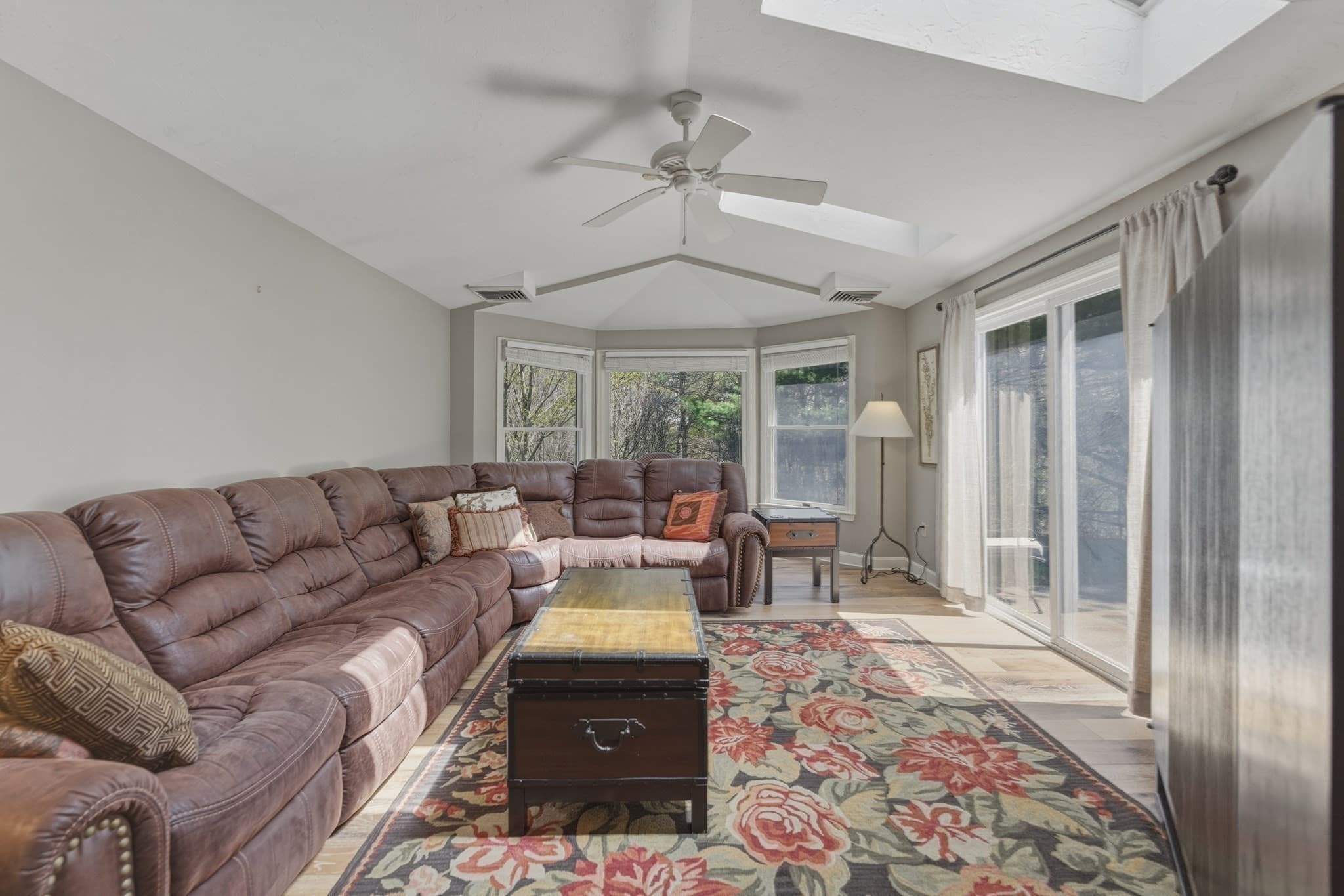 Condominium at 402 Ridgefield Cir # D, Clinton MA 01510, Clinton, photo 19 of 34