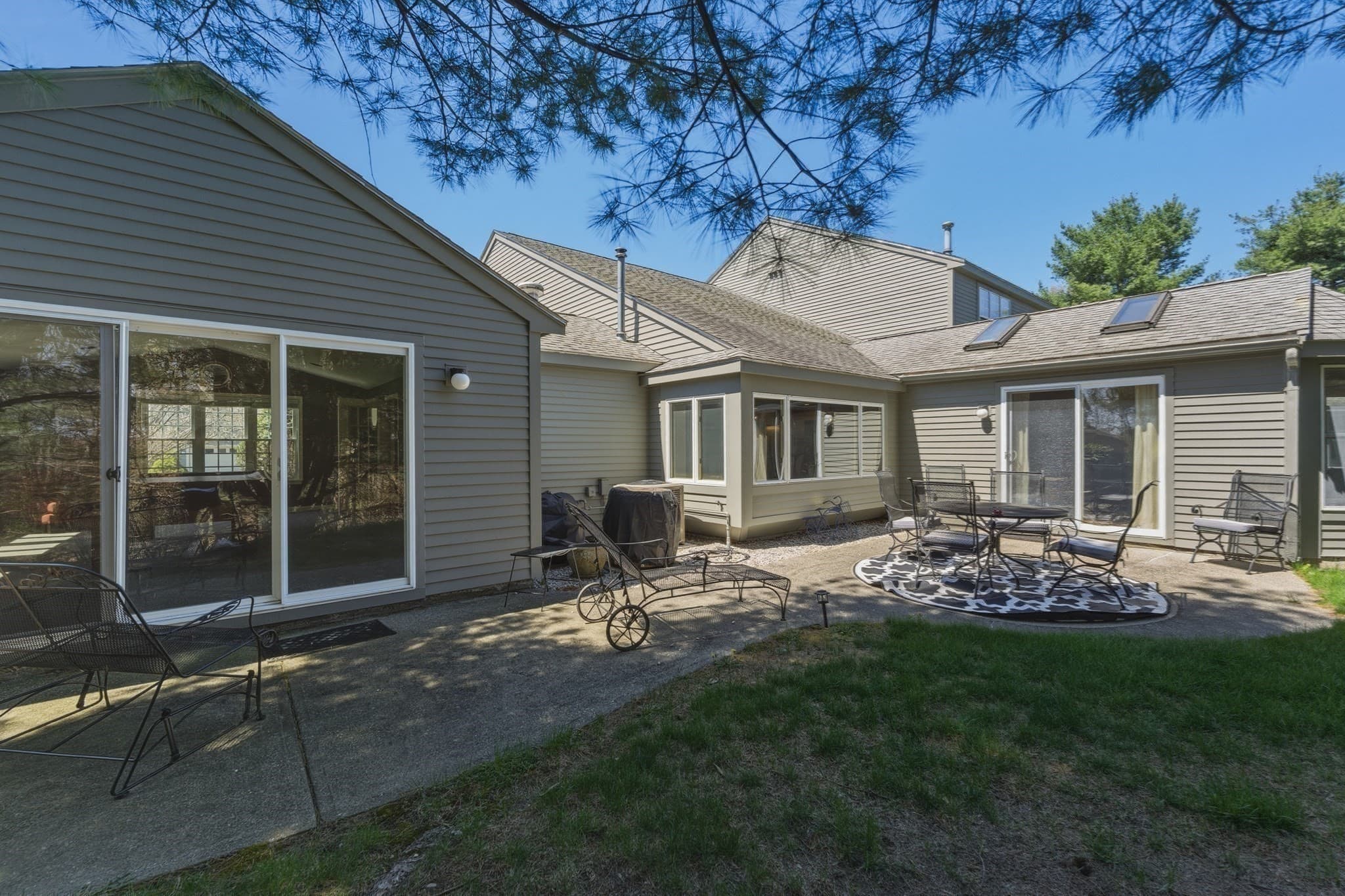 Condominium at 402 Ridgefield Cir # D, Clinton MA 01510, Clinton, photo 31 of 34