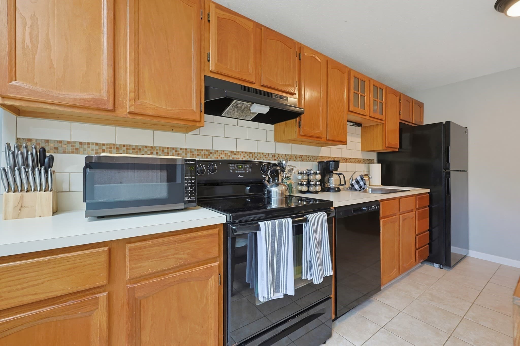 Condominium at 822 Maple Brook Rd # 822, Bellingham MA 02019, Bellingham, photo 6 of 34