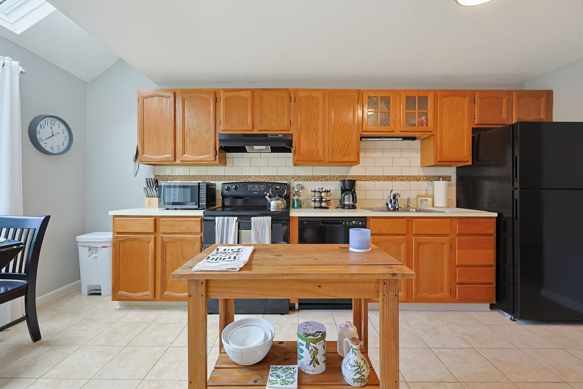Condominium at 822 Maple Brook Rd # 822, Bellingham MA 02019, Bellingham, photo 5 of 34