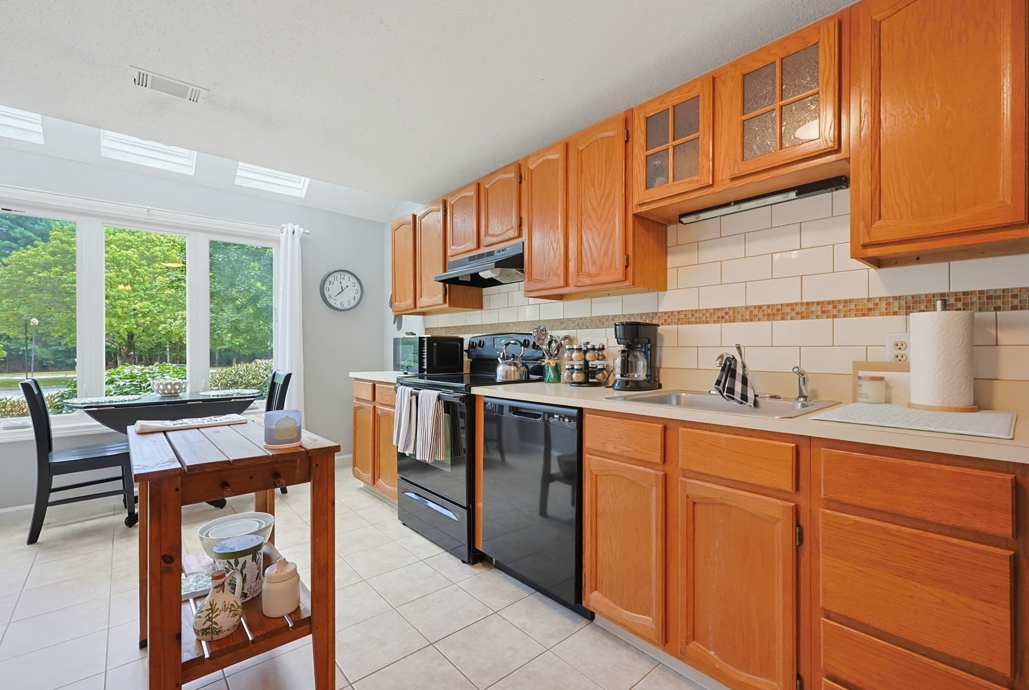 Condominium at 822 Maple Brook Rd # 822, Bellingham MA 02019, Bellingham, photo 4 of 34
