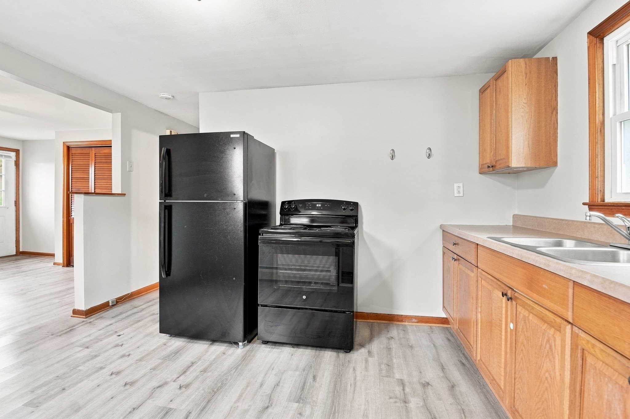 3 Family at 98 Kenberma Road, Worcester MA 01604, Worcester, photo 8 of 41