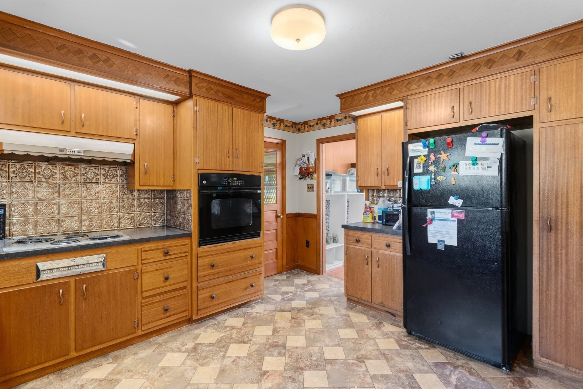 Single Family Residence at 129 Pleasant Valley St, Methuen MA 01844, Methuen, photo 6 of 38