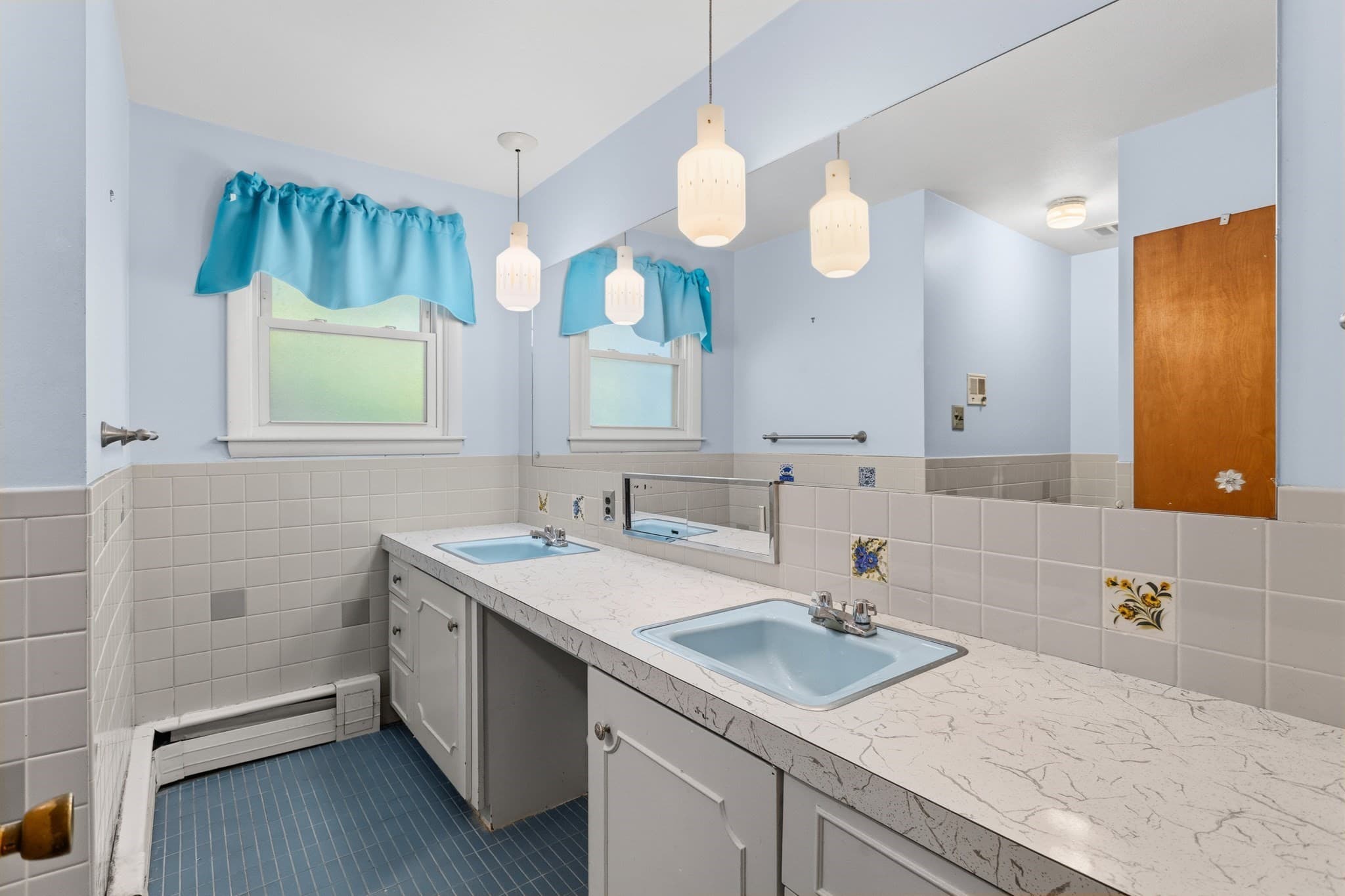 Single Family Residence at 129 Pleasant Valley St, Methuen MA 01844, Methuen, photo 17 of 38