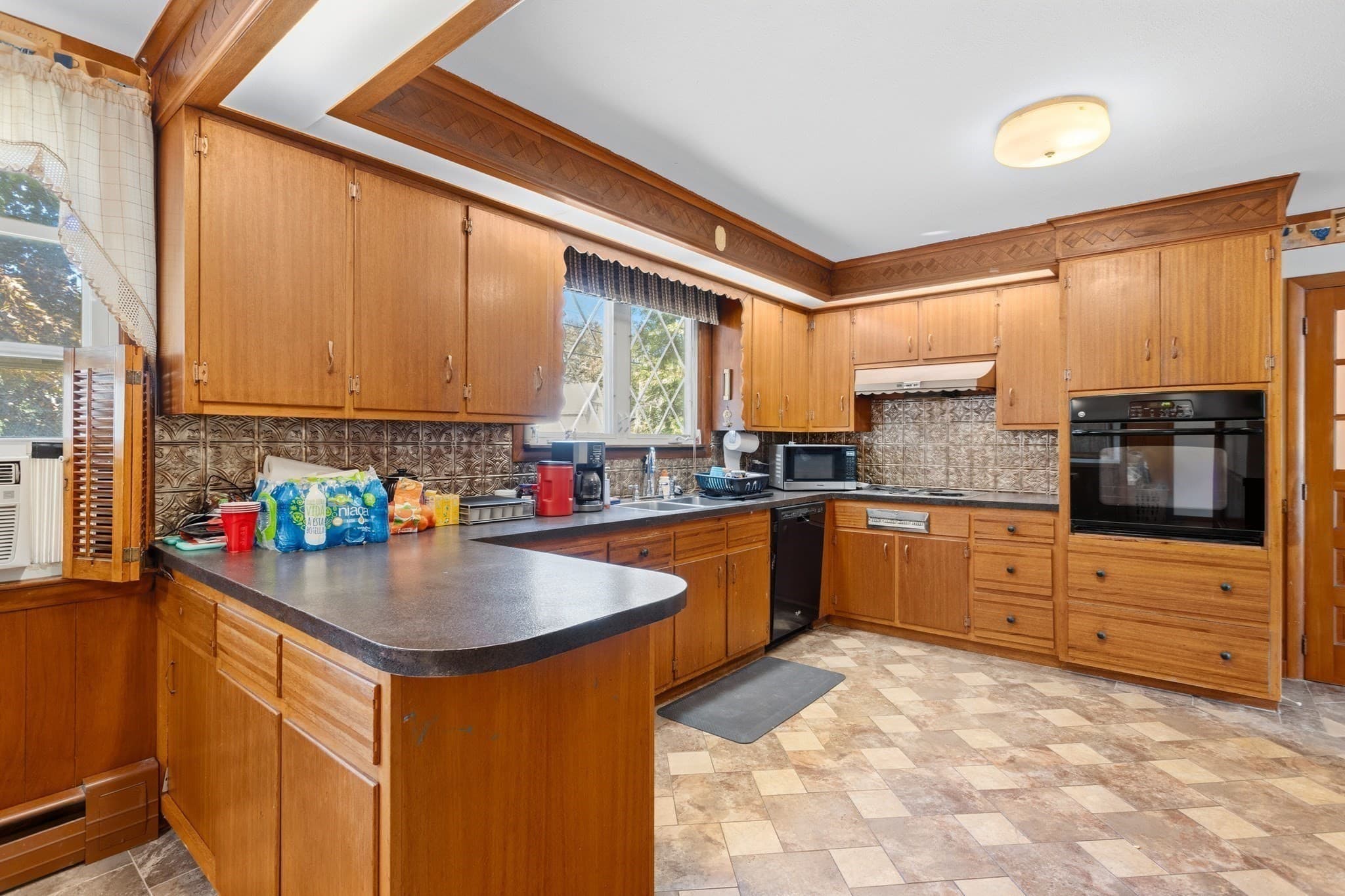 Single Family Residence at 129 Pleasant Valley St, Methuen MA 01844, Methuen, photo 8 of 38