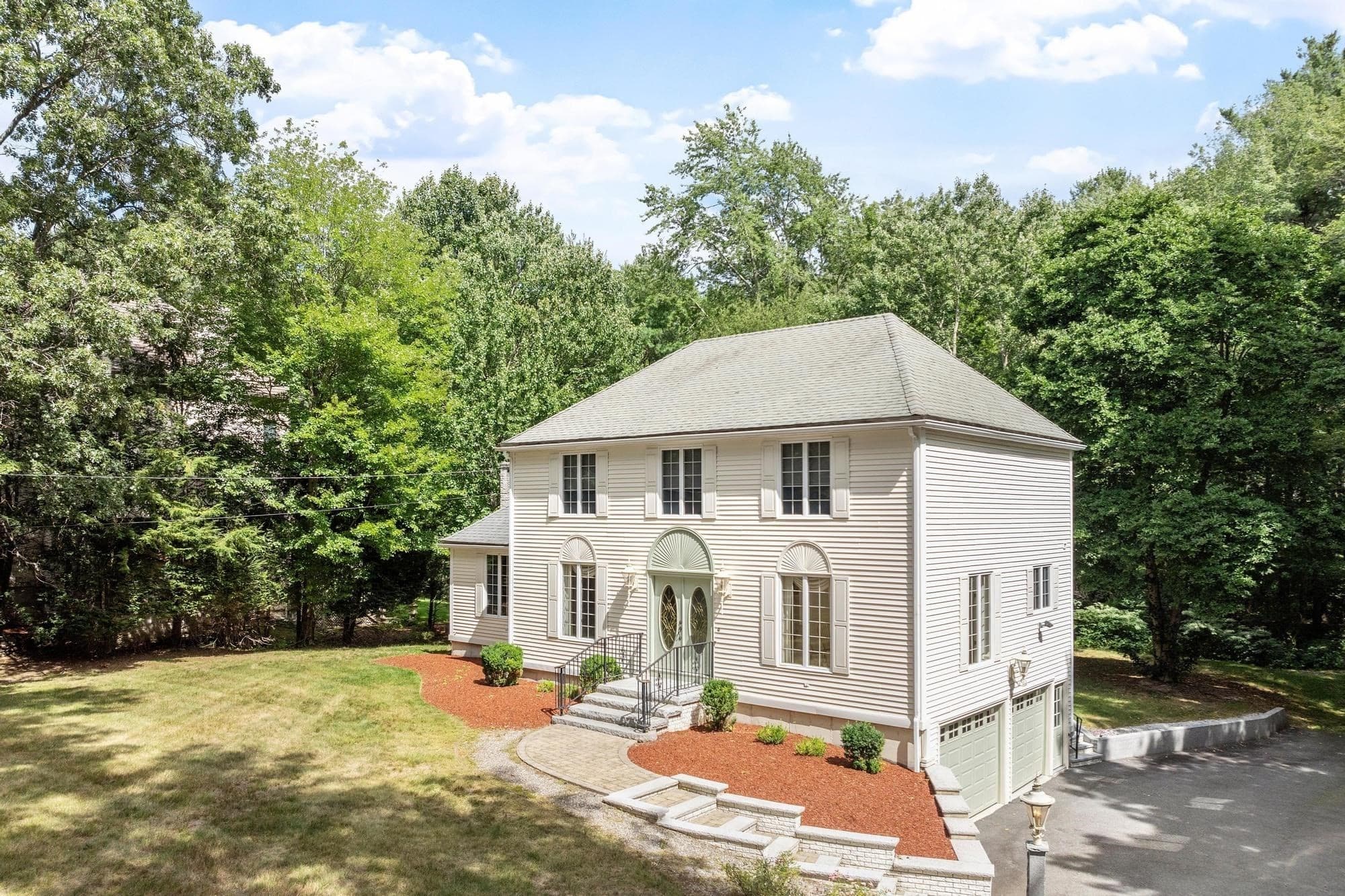 Single Family Residence at 10 Zeus Drive, Chelmsford MA 01824, Chelmsford, photo 2 of 40