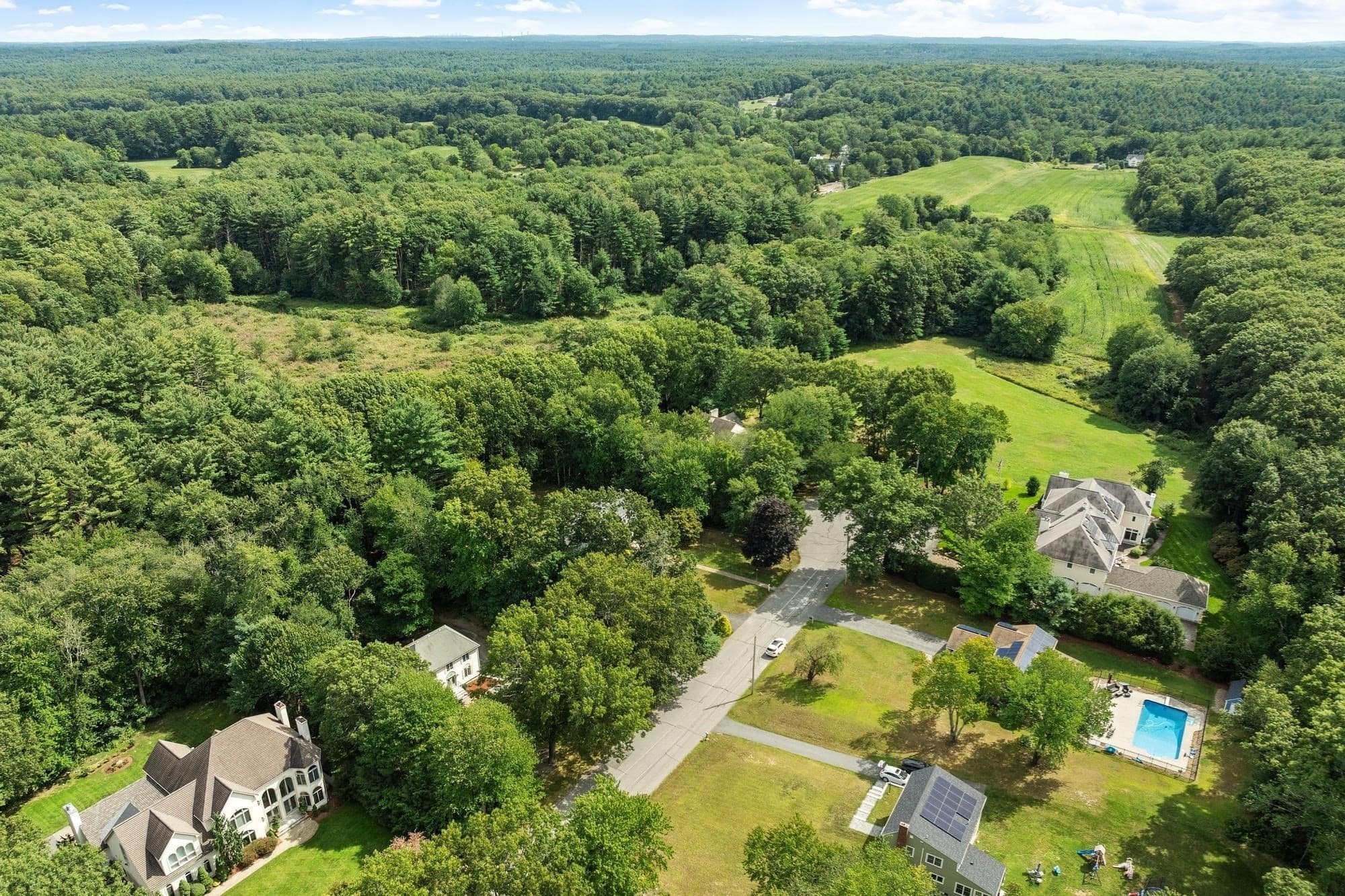 Single Family Residence at 10 Zeus Drive, Chelmsford MA 01824, Chelmsford, photo 35 of 40