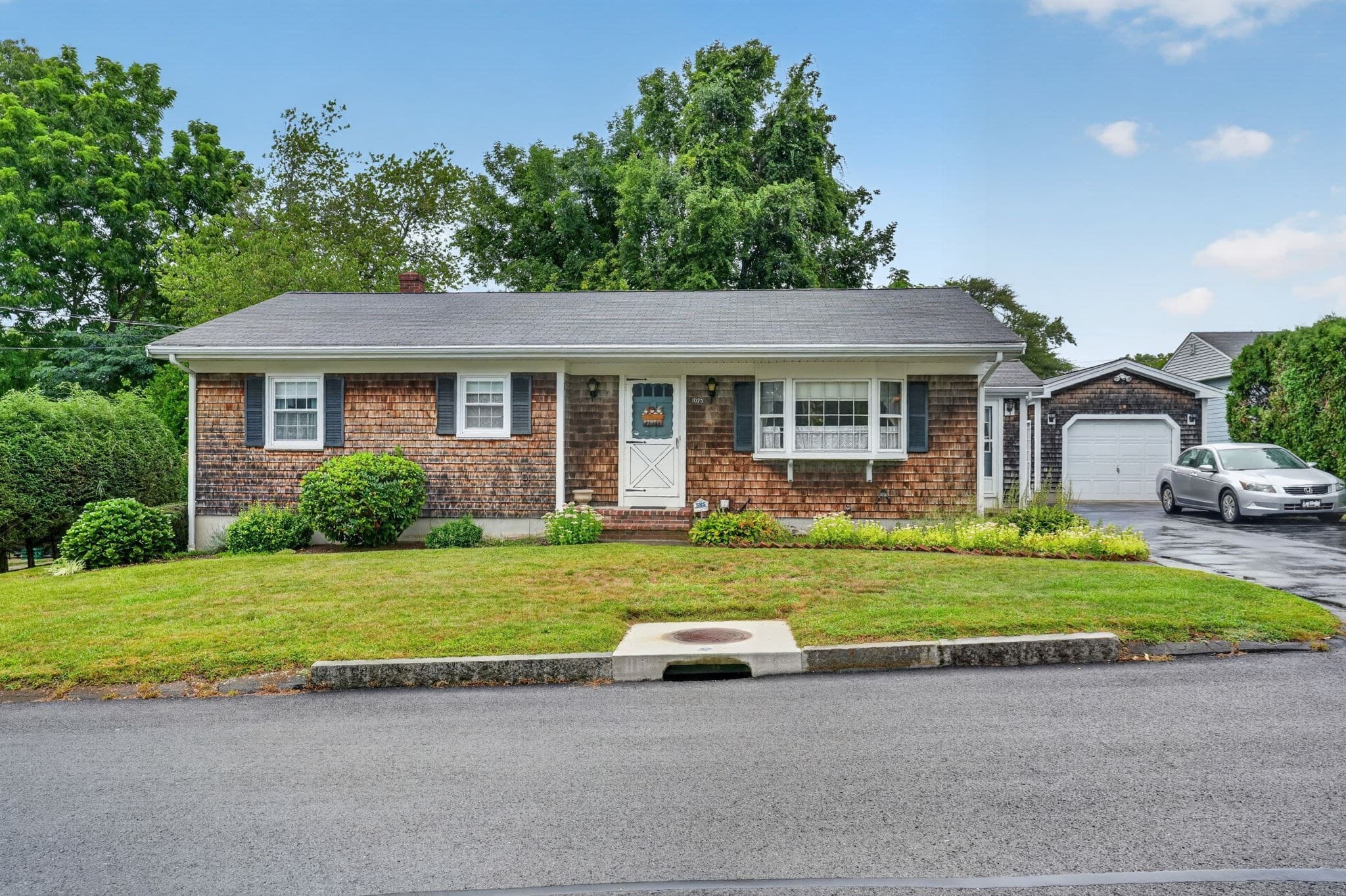 1025 Cherokee St, New Bedford MA 02745