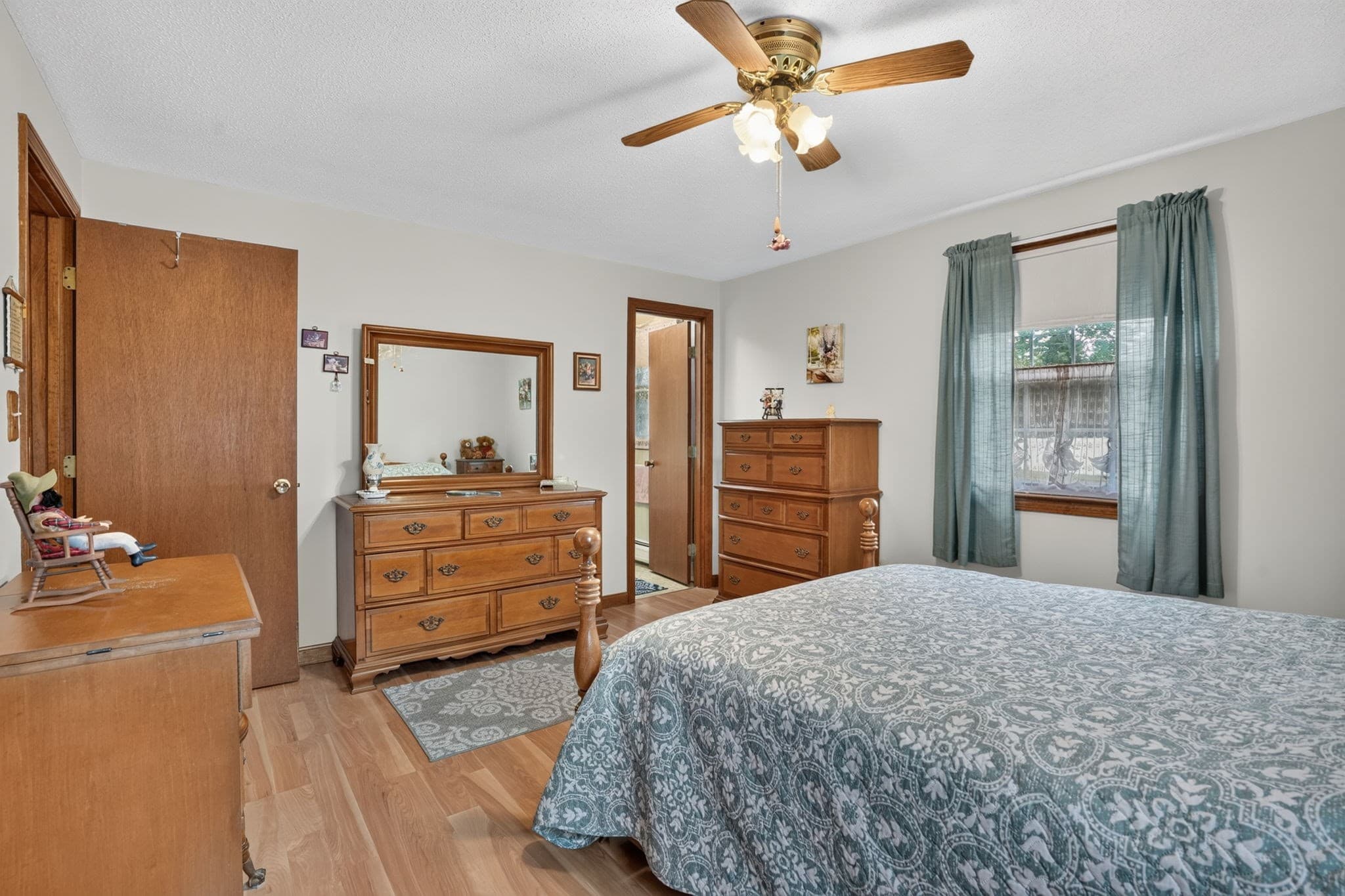Single Family Residence at 1025 Cherokee St, New Bedford MA 02745, New Bedford, photo 14 of 33