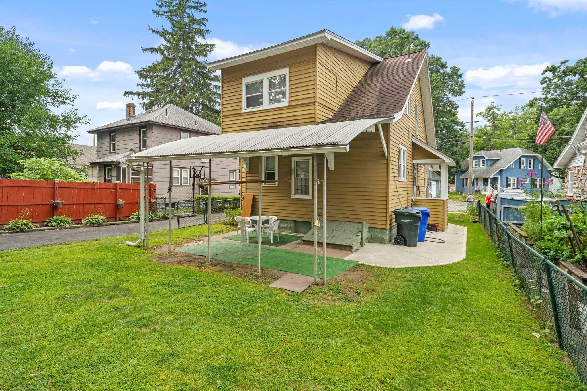 Single Family Residence at 47 Preston St, Springfield MA 01109, Springfield, photo 4 of 20