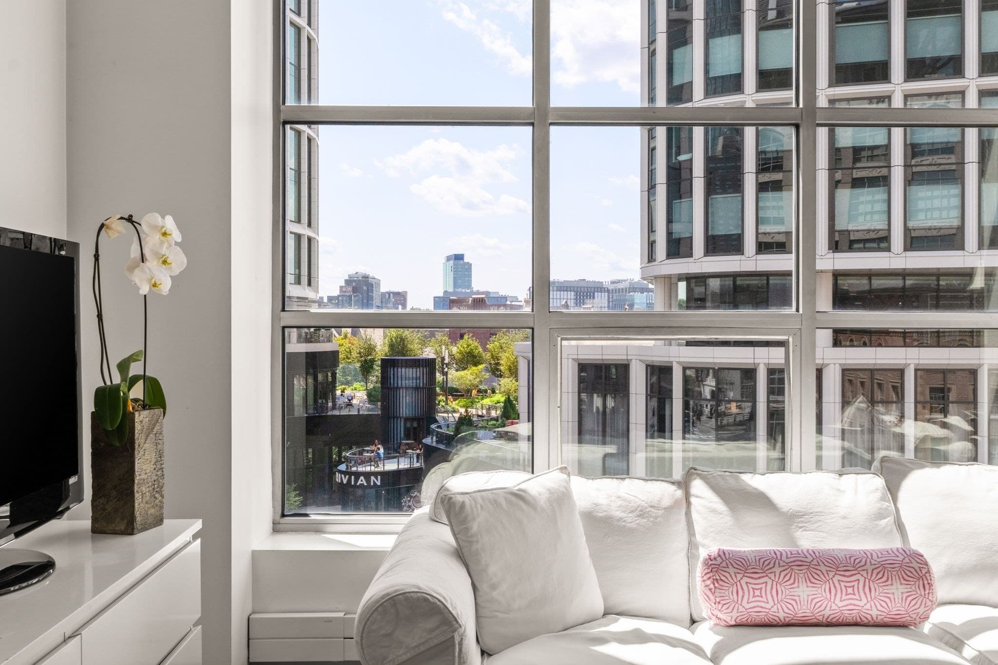 Condominium at 360 Newbury St # 402, Boston MA 02115, photo 5 of 32