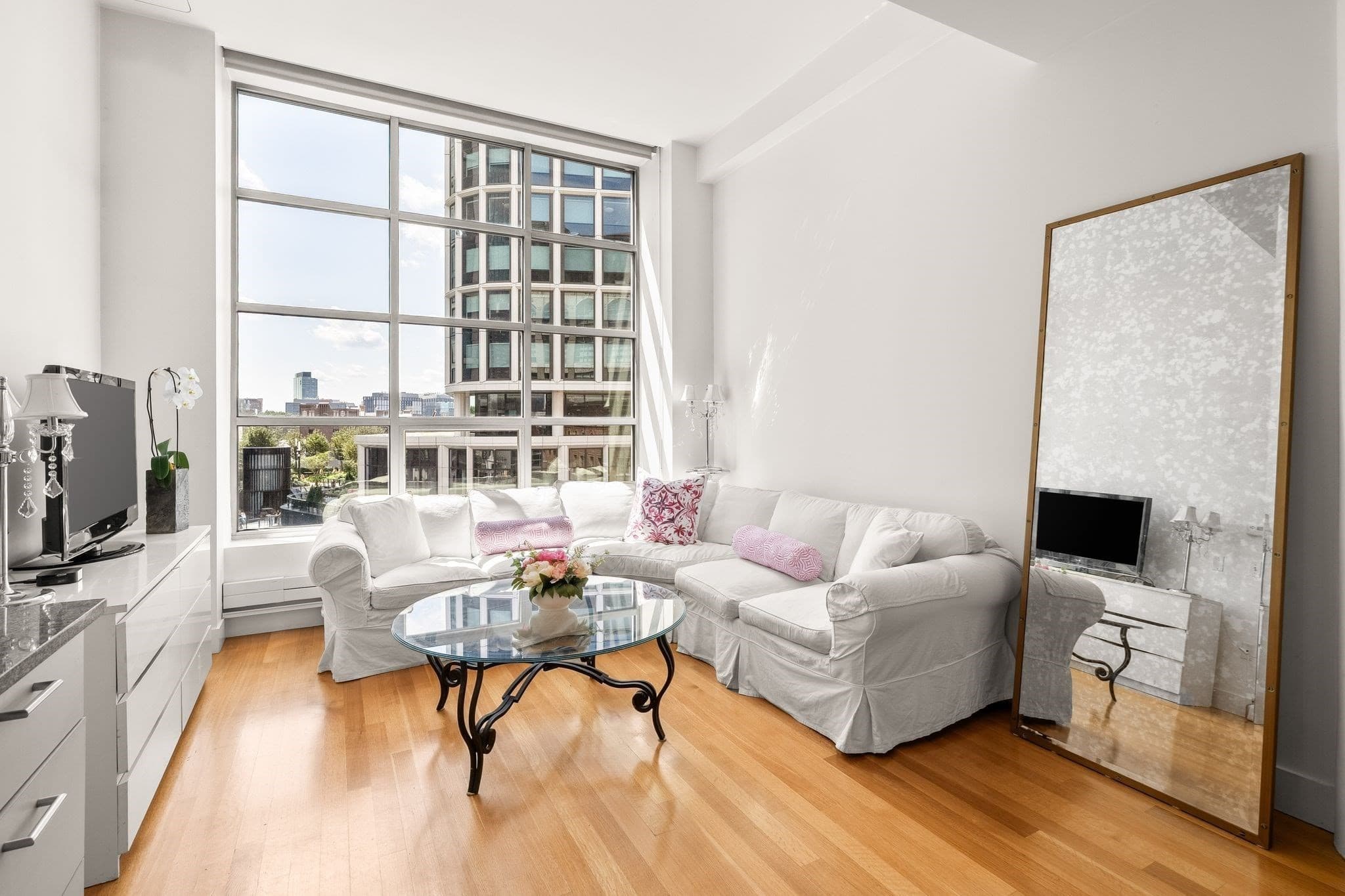 Condominium at 360 Newbury St # 402, Boston MA 02115, photo 4 of 32
