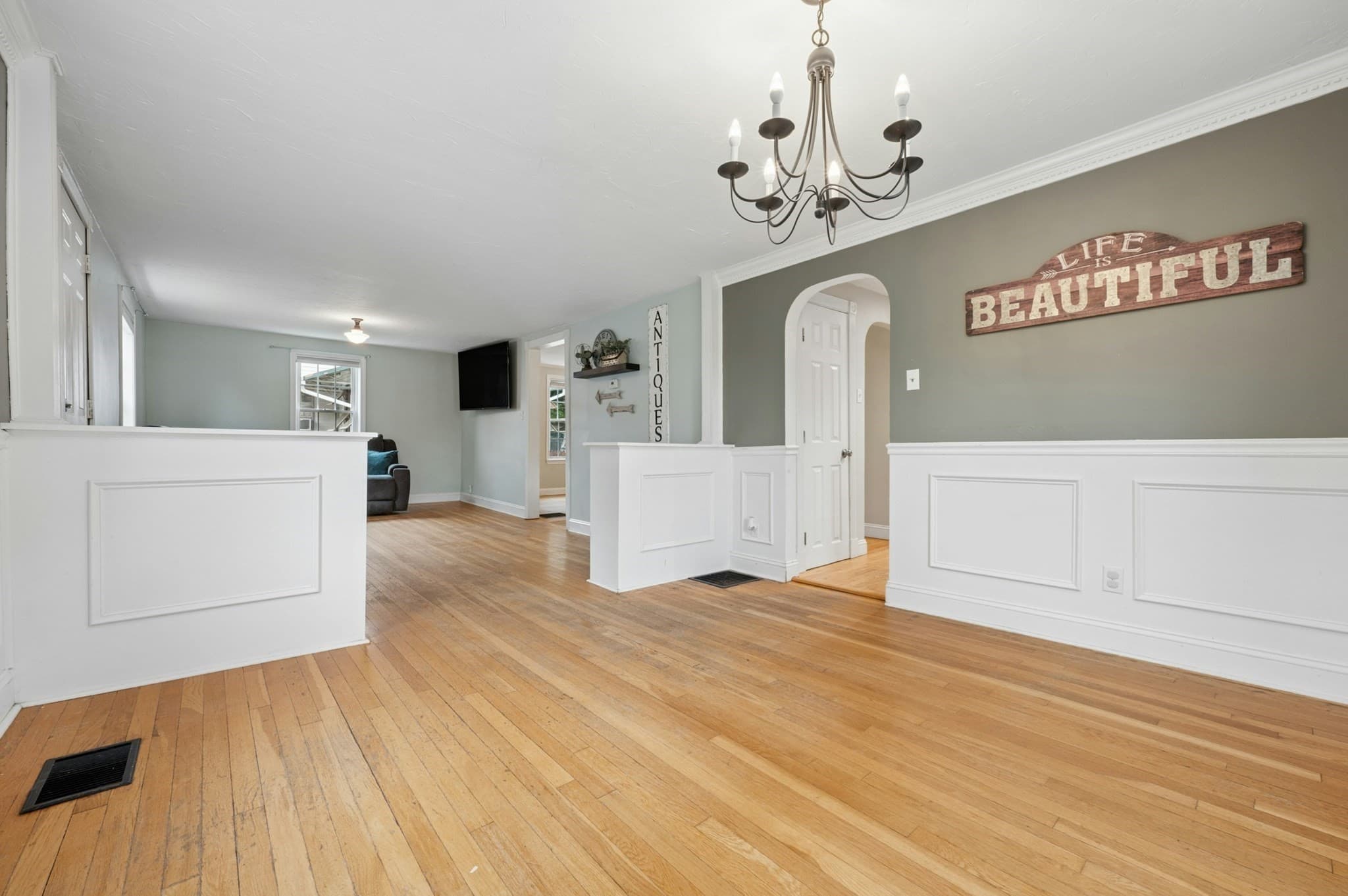 Single Family Residence at 26 Millbury Ave, Millbury MA 01527, Millbury, photo 7 of 38