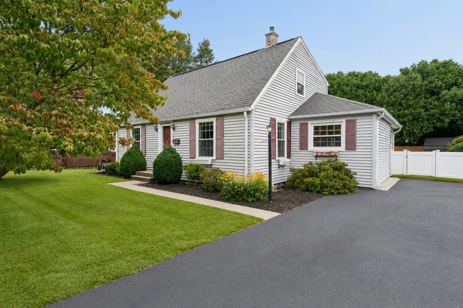26 Millbury Ave, Millbury MA 01527