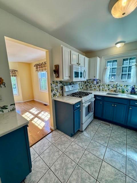 Condominium at 13 Waltham Dr # 13, Plainville MA 02762, Plainville, photo 5 of 36