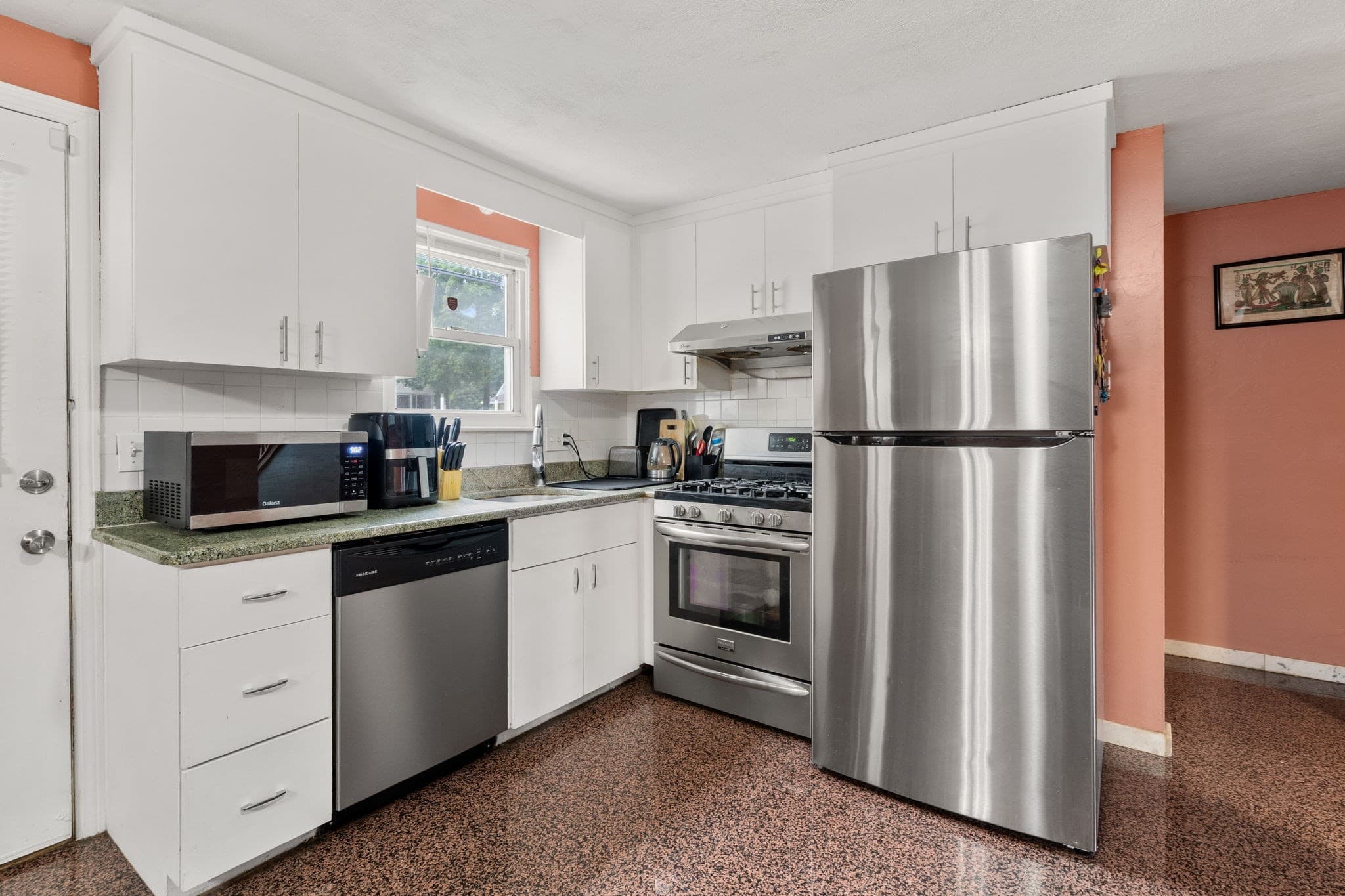 Condominium at 17 Louis Ln # 17, Randolph MA 02368, photo 5 of 18