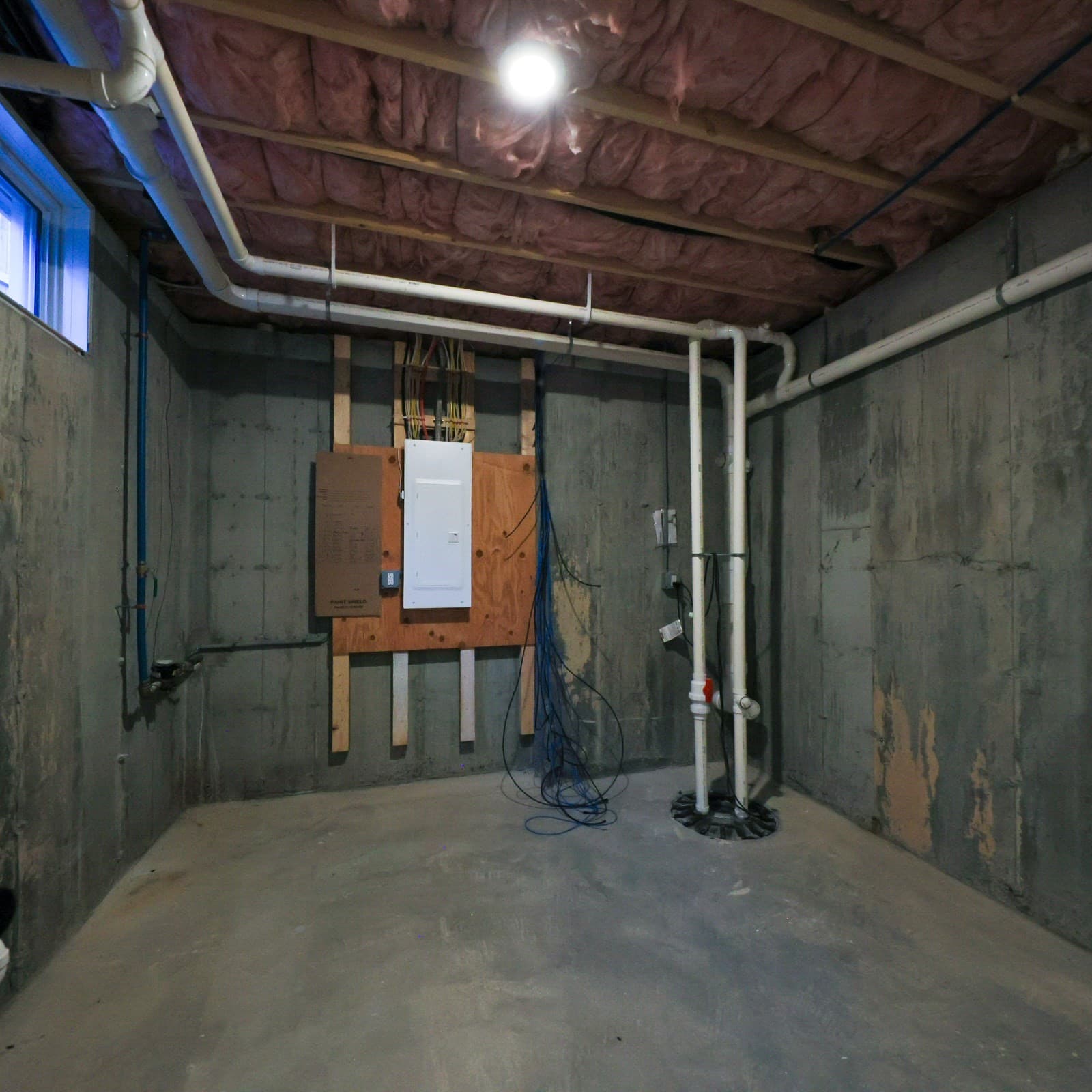 Single Family Residence at 173 Westford St, Lowell MA 01851, Lowell, photo 38 of 40