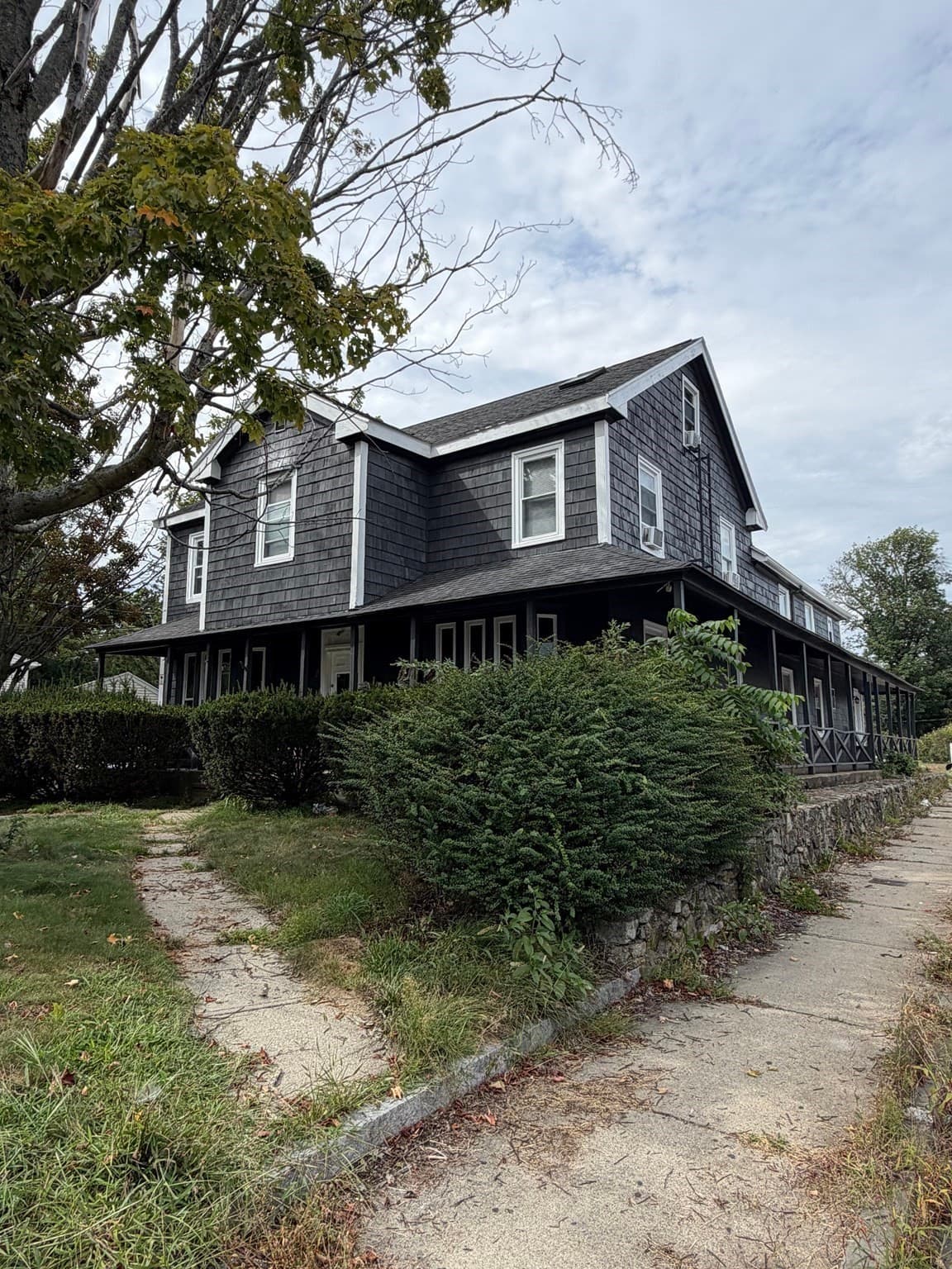 4 Family at 847 Pearl St, Brockton MA 02301, Brockton, photo 2 of 42