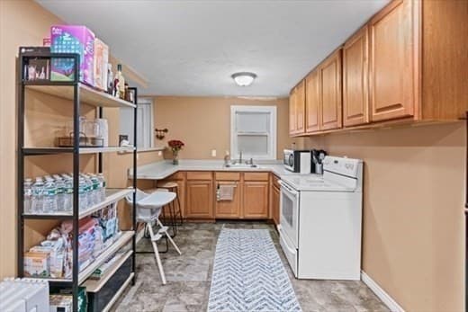4 Family at 847 Pearl St, Brockton MA 02301, Brockton, photo 28 of 42