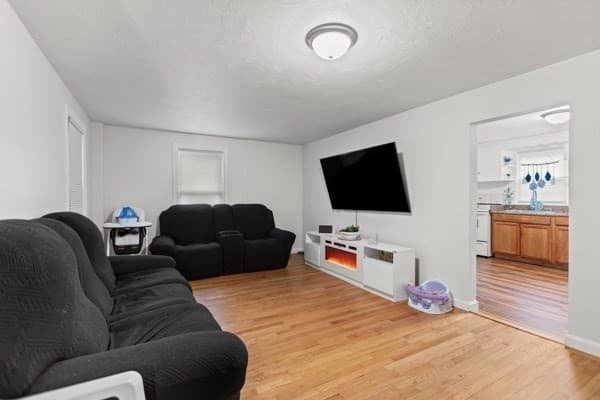 4 Family at 847 Pearl St, Brockton MA 02301, Brockton, photo 8 of 42
