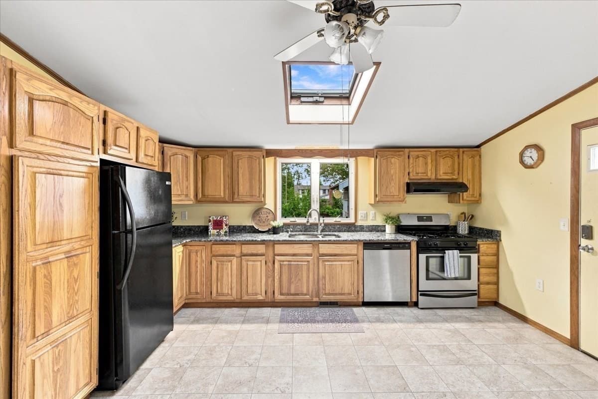 Single Family Residence at 30 Bay Street, Wareham MA 02532, Wareham, photo 6 of 33
