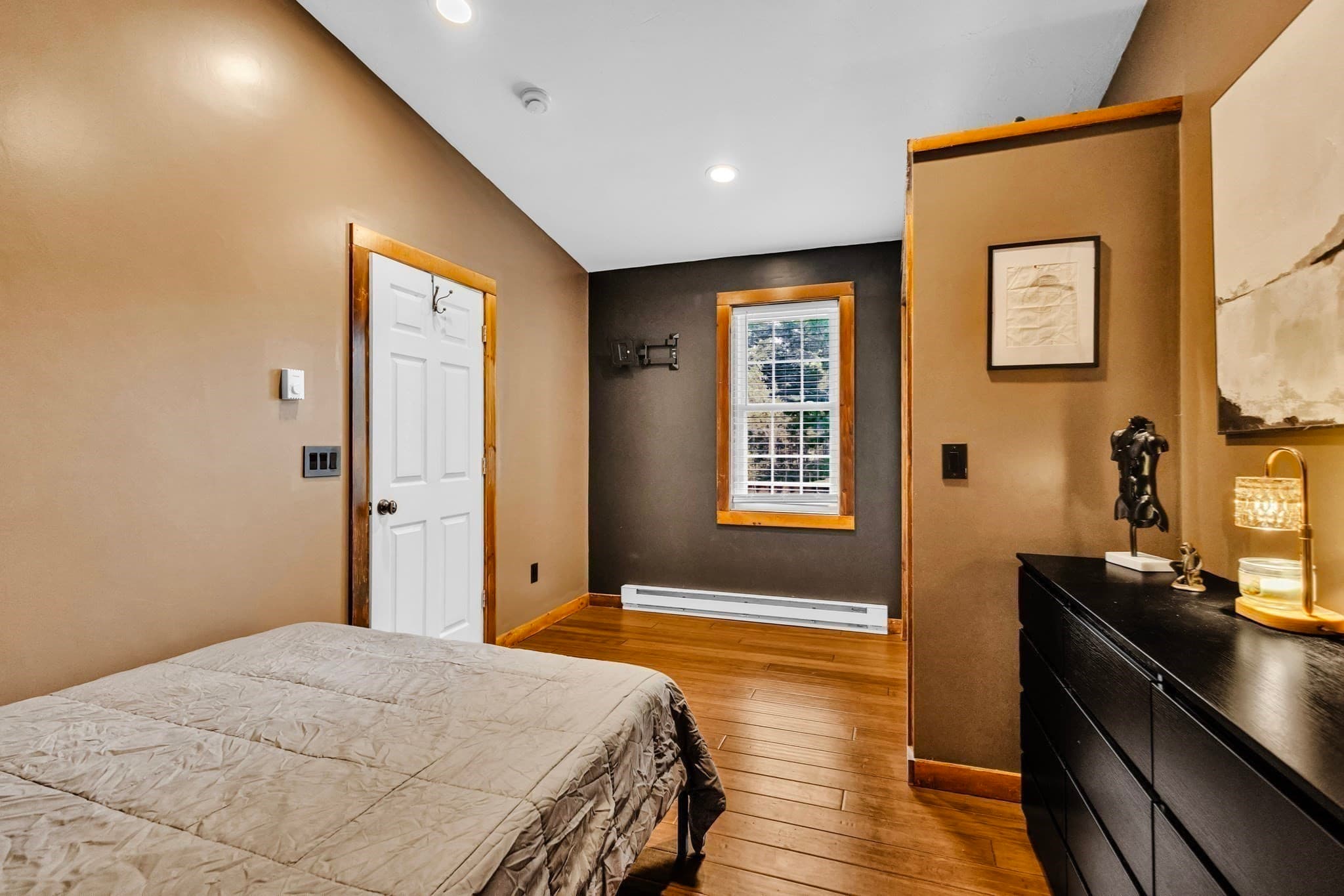 Single Family Residence at 6 Pitcairn Ave, Leicester MA 01524, Leicester, photo 11 of 35