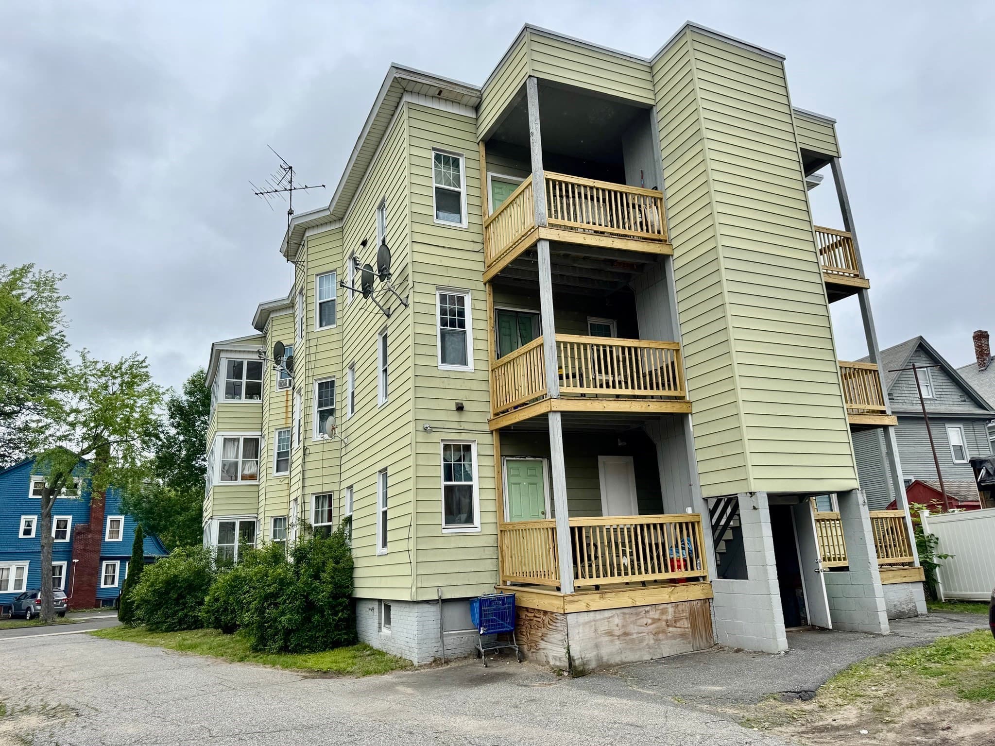 5-9 Family at 15-19 Litchfield St, Springfield MA 01108, Springfield, photo 41 of 42