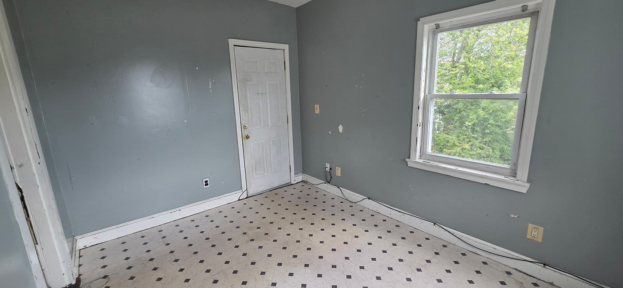 3 Family at 190 Bennington, Boston MA 02128, photo 15 of 27