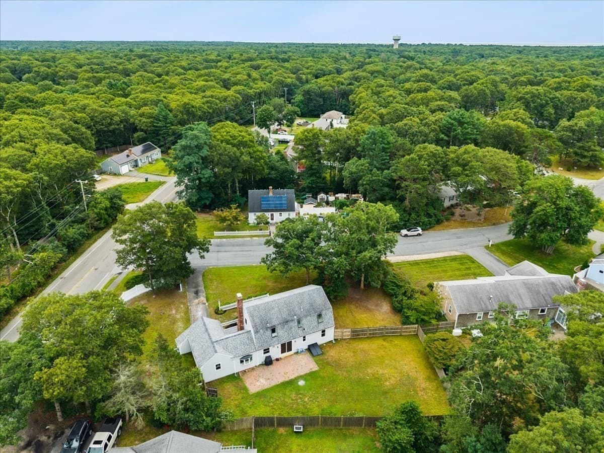 Single Family Residence at 3 Thoreau Dr, Barnstable MA 02632, Barnstable, photo 6 of 33