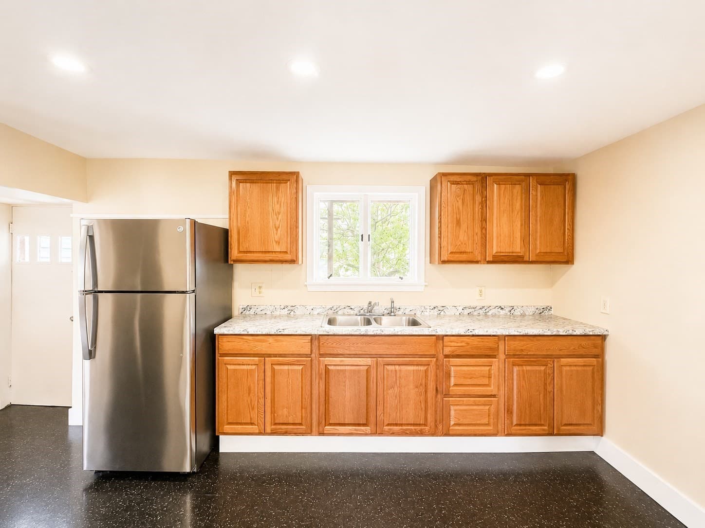 3 Family at 17-19 Acorn St, Lynn MA 01902, Lynn, photo 11 of 42