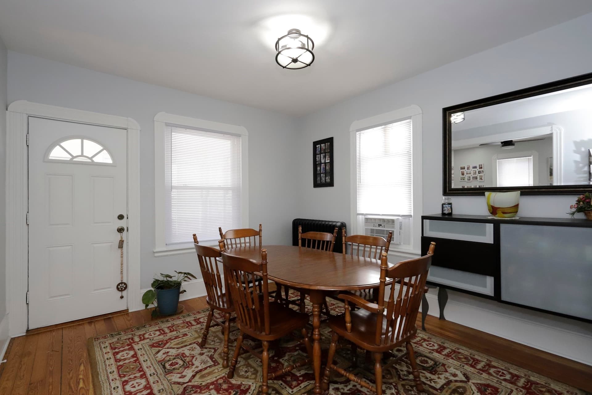 Single Family Residence at 173 Central Ave, New Bedford MA 02745, photo 2 of 16