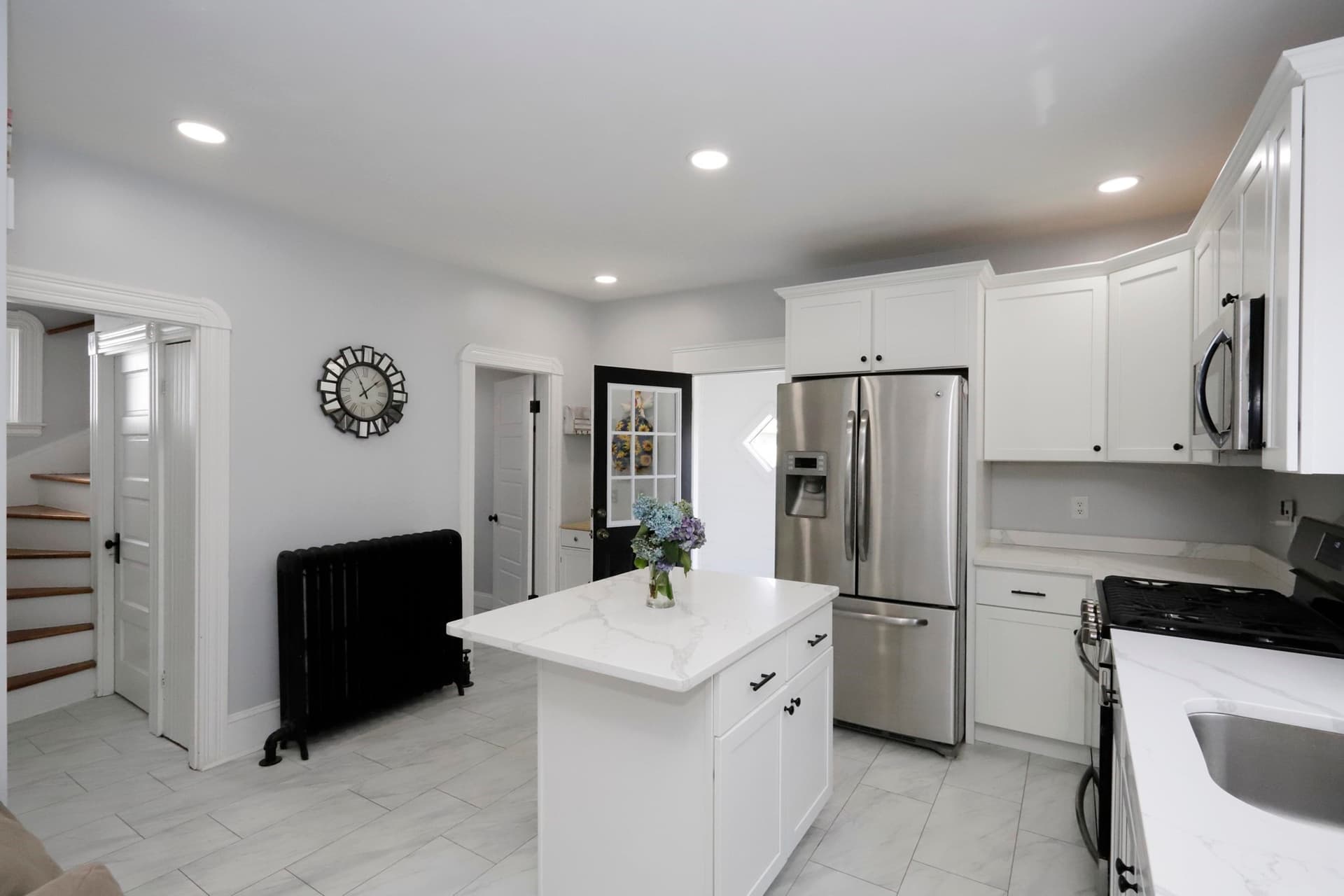Single Family Residence at 173 Central Ave, New Bedford MA 02745, photo 5 of 16