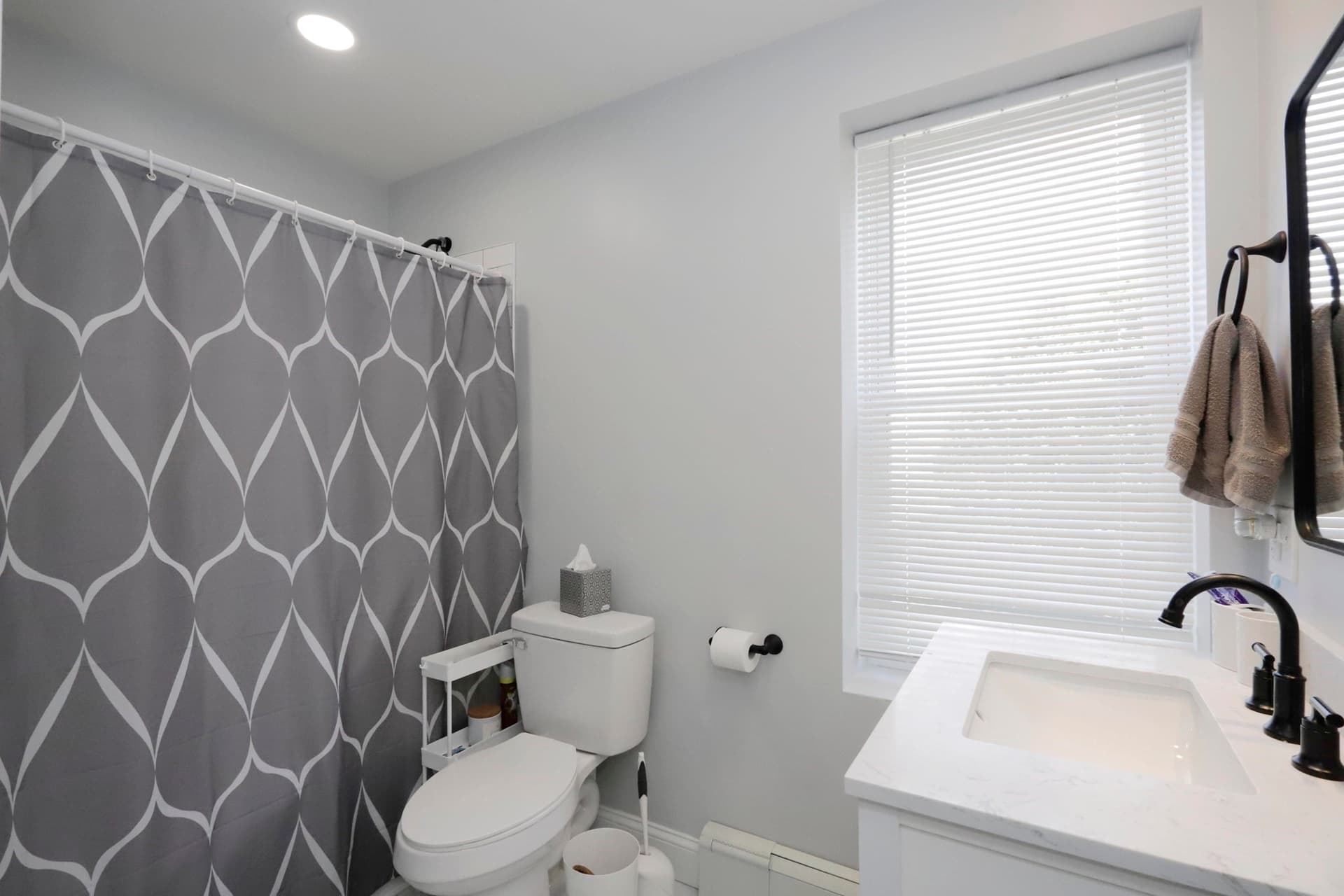 Single Family Residence at 173 Central Ave, New Bedford MA 02745, photo 11 of 16