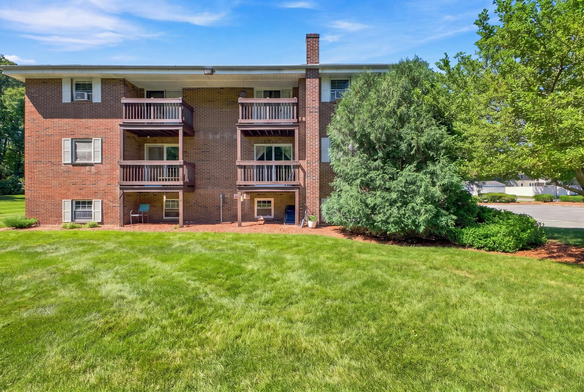 Condominium at 39 Pleasant Street # 4C, Northborough MA 01532, Northborough, photo 24 of 30