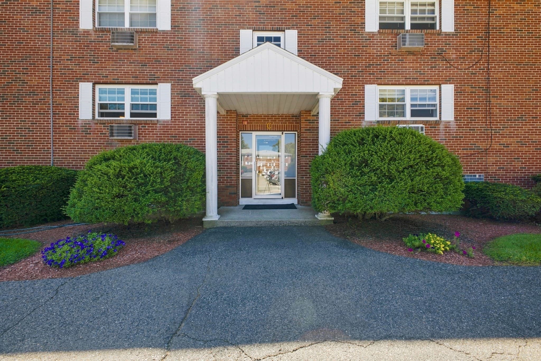 Condominium at 39 Pleasant Street # 4C, Northborough MA 01532, Northborough, photo 4 of 30
