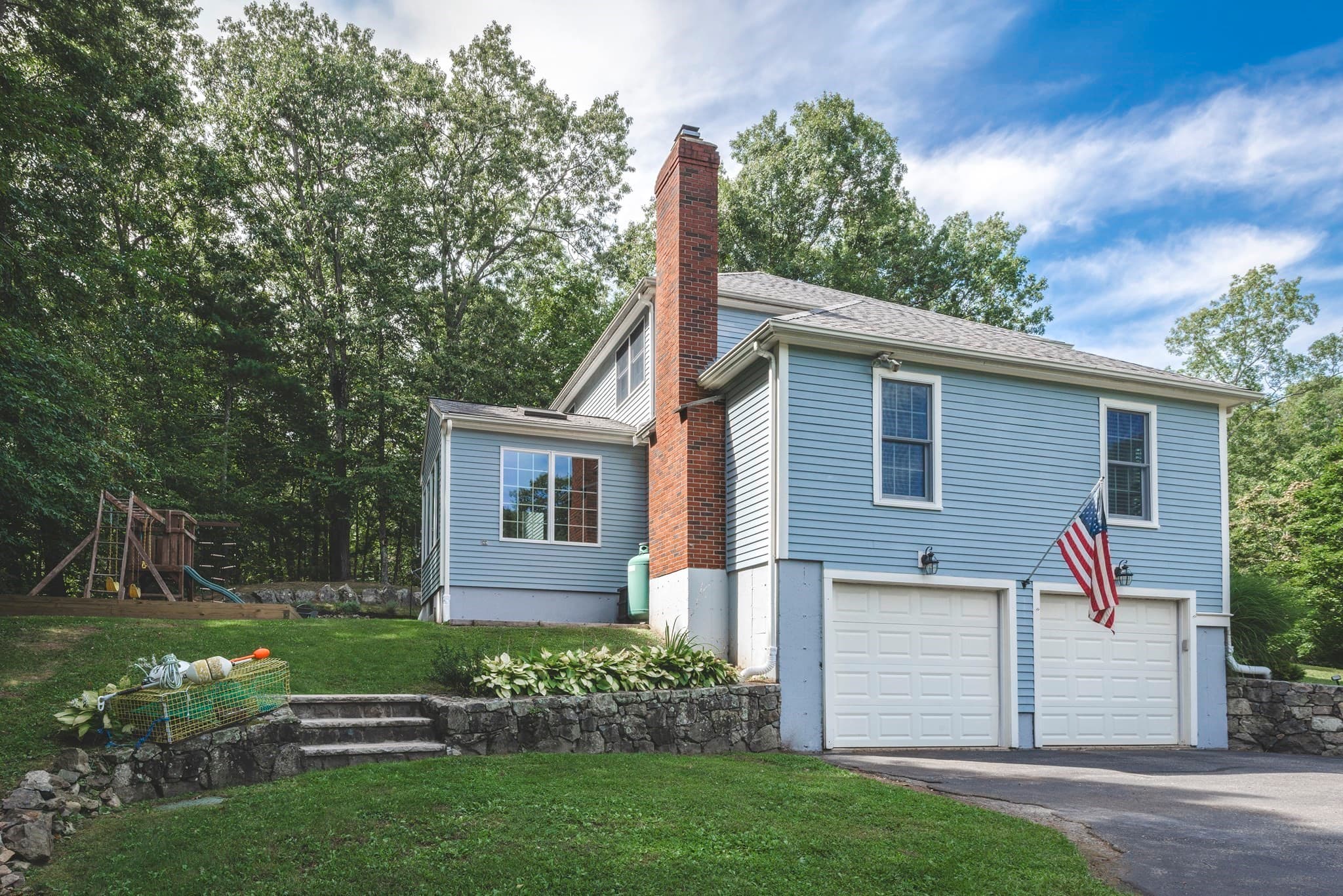 Single Family Residence at 4 Chestnut Street, Ipswich MA 01938, Ipswich, photo 2 of 36