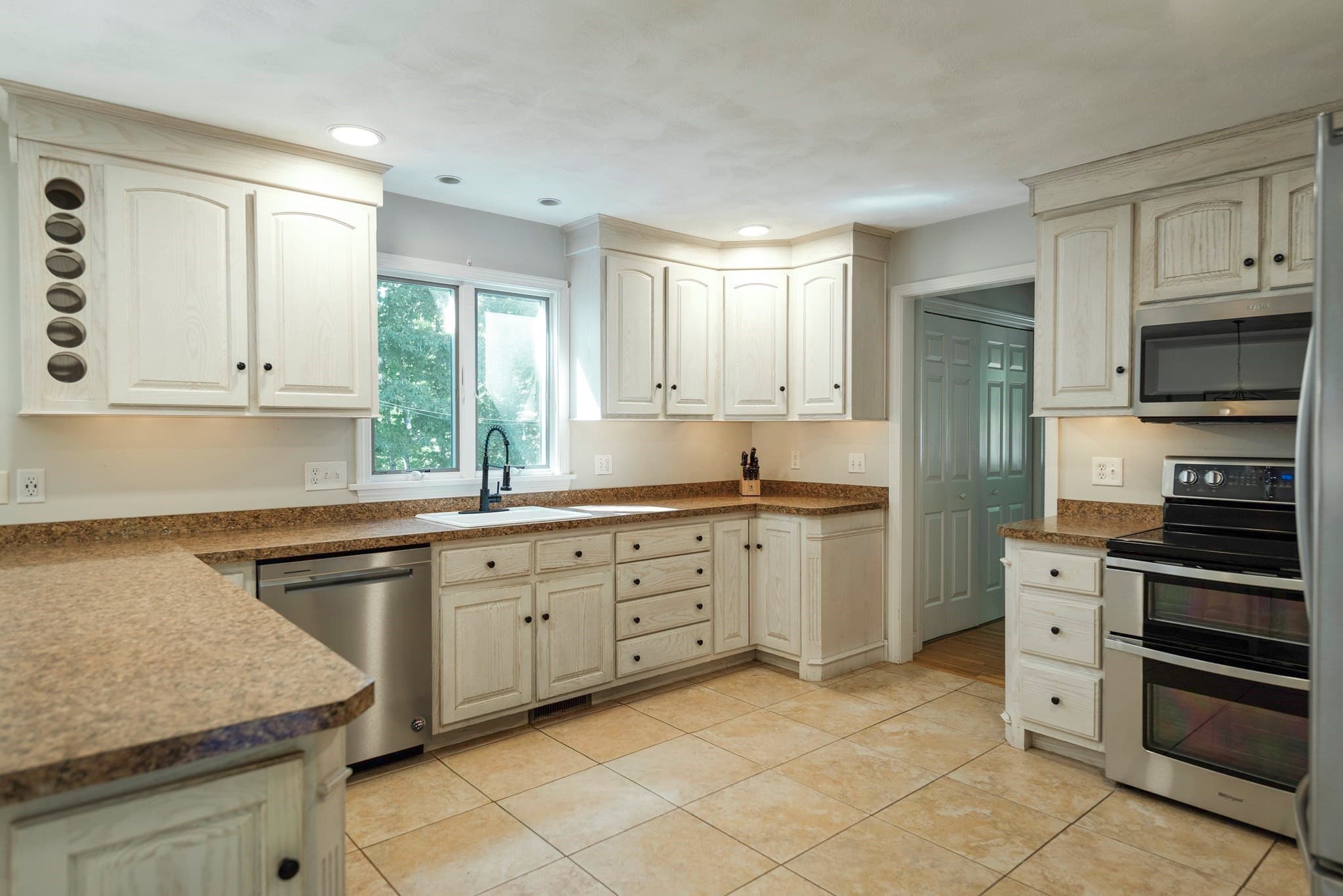 Single Family Residence at 4 Chestnut Street, Ipswich MA 01938, Ipswich, photo 9 of 36