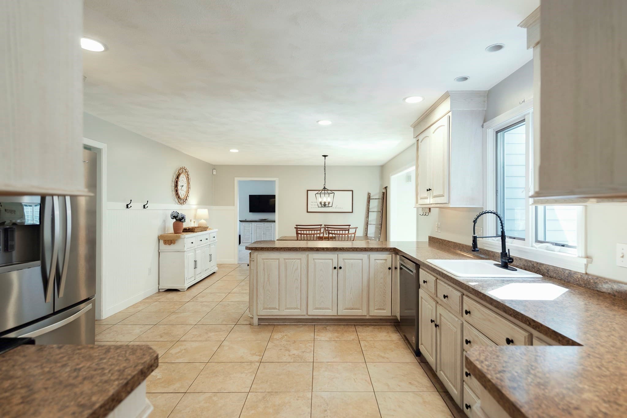 Single Family Residence at 4 Chestnut Street, Ipswich MA 01938, Ipswich, photo 8 of 36