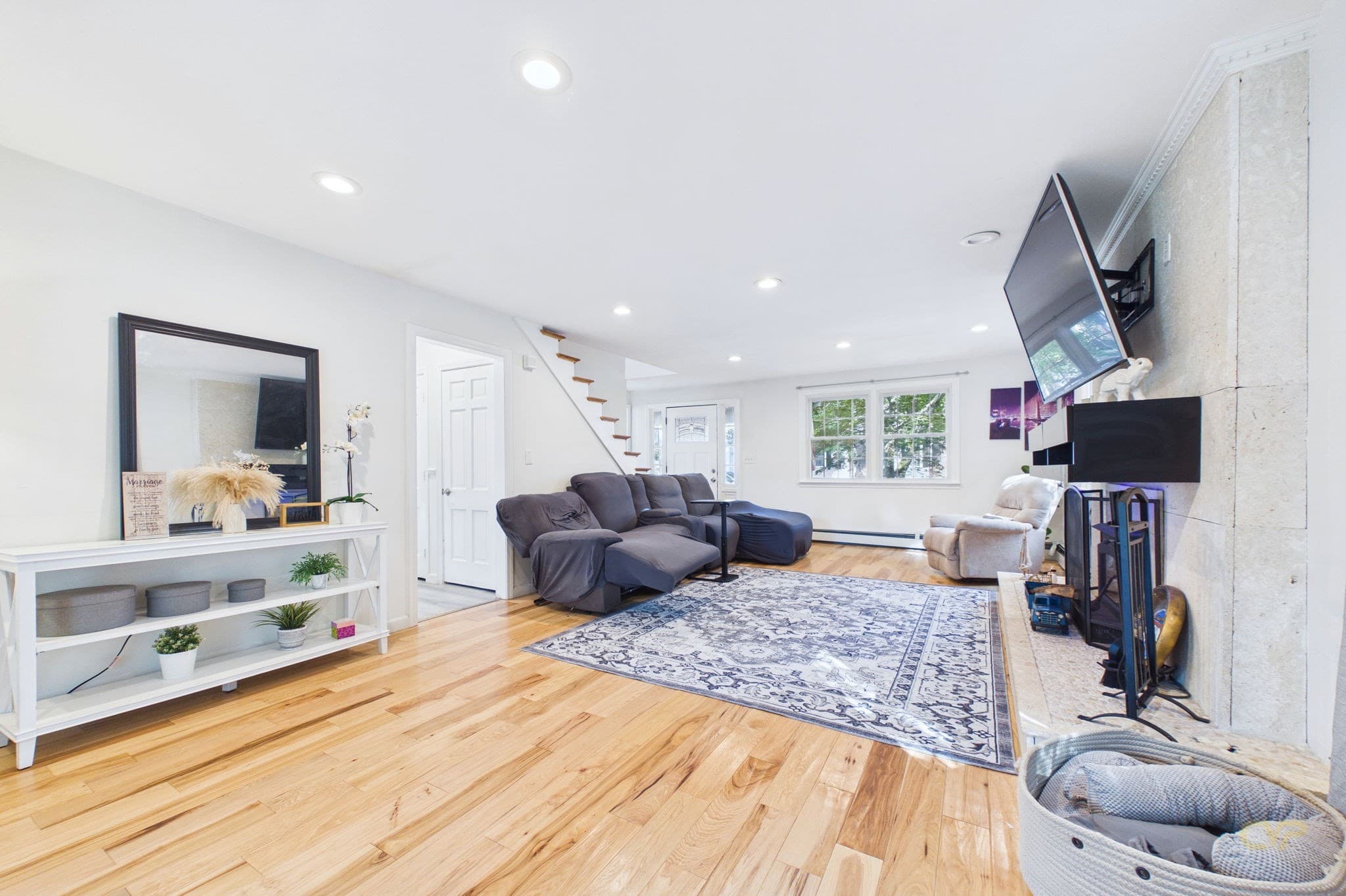 Single Family Residence at 968 Osgood St, New Bedford MA 02745, New Bedford, photo 6 of 41