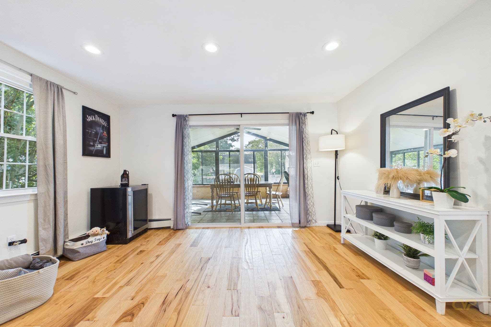 Single Family Residence at 968 Osgood St, New Bedford MA 02745, New Bedford, photo 10 of 41