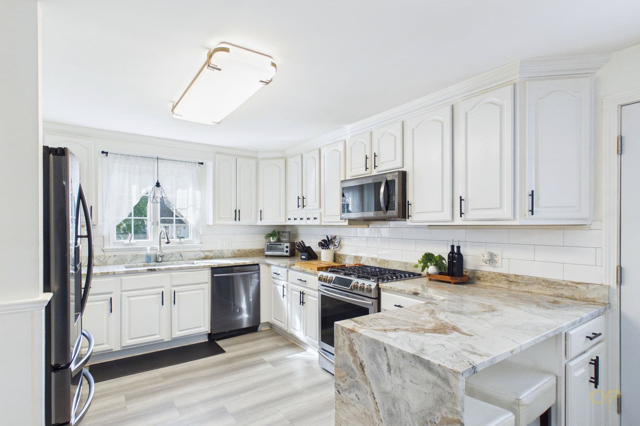 Single Family Residence at 968 Osgood St, New Bedford MA 02745, New Bedford, photo 18 of 41