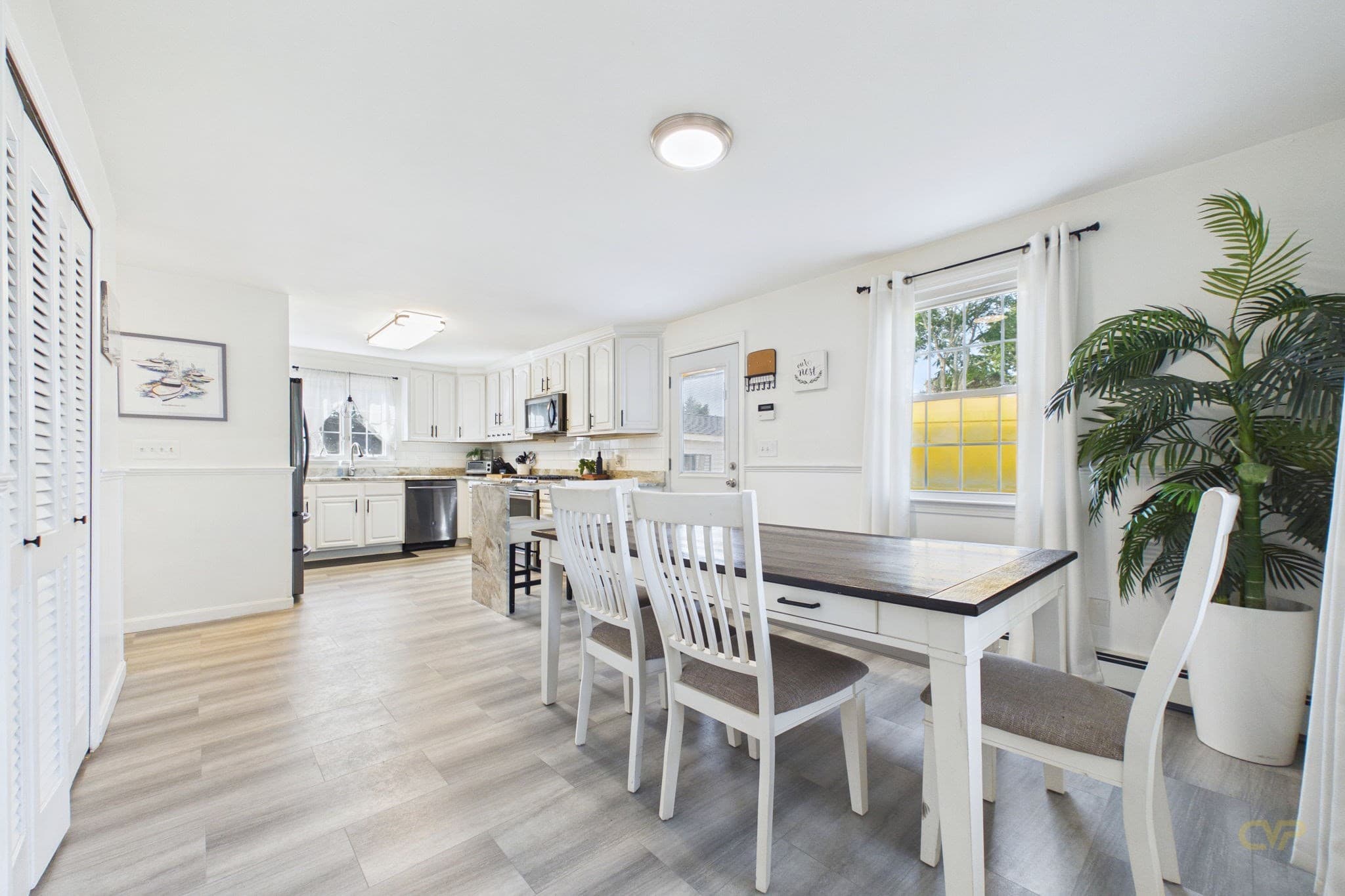 Single Family Residence at 968 Osgood St, New Bedford MA 02745, New Bedford, photo 15 of 41
