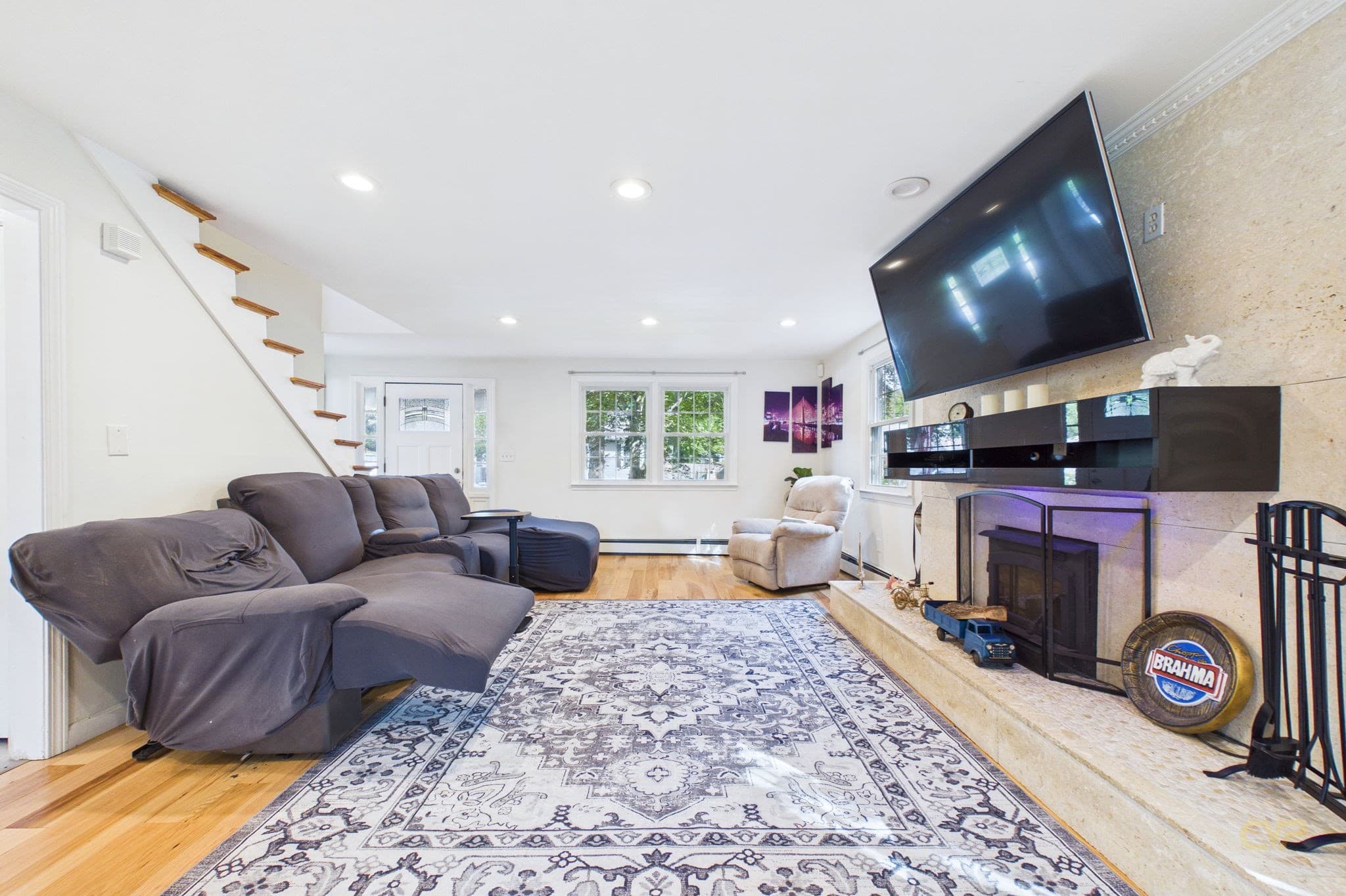 Single Family Residence at 968 Osgood St, New Bedford MA 02745, New Bedford, photo 4 of 41