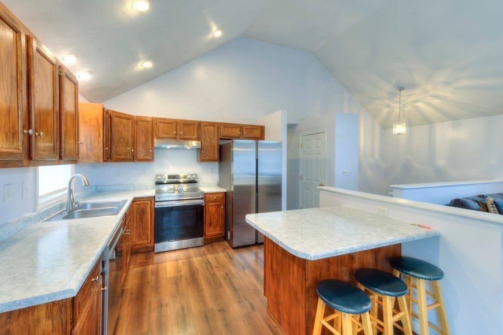 Single Family Residence at 4 Matteo St, Worcester MA 01606, Worcester, photo 4 of 42