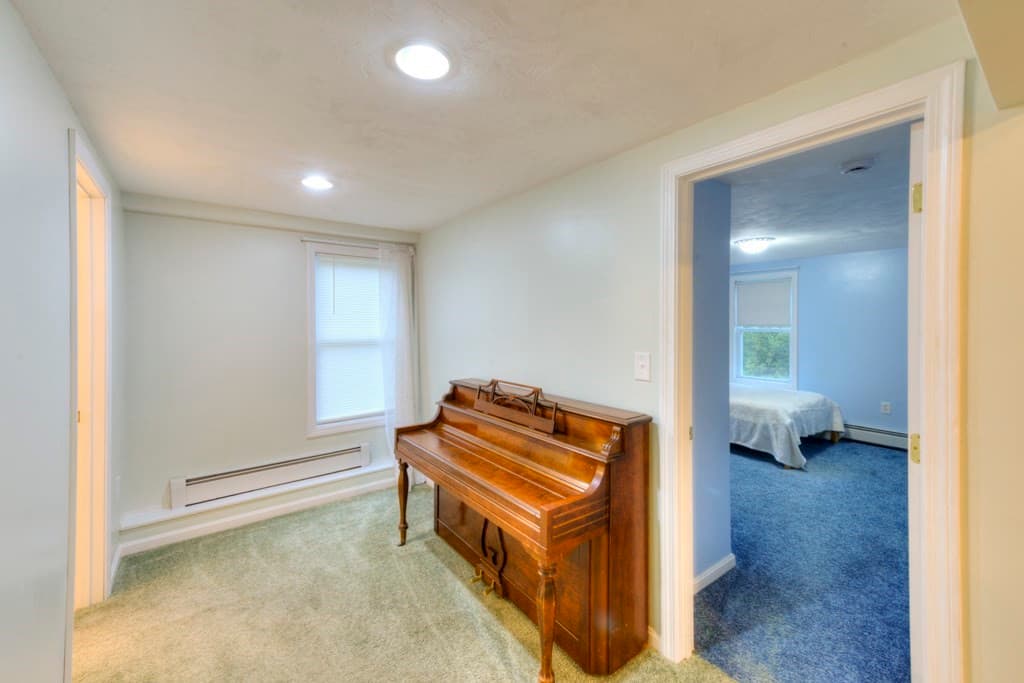 Single Family Residence at 4 Matteo St, Worcester MA 01606, Worcester, photo 25 of 42