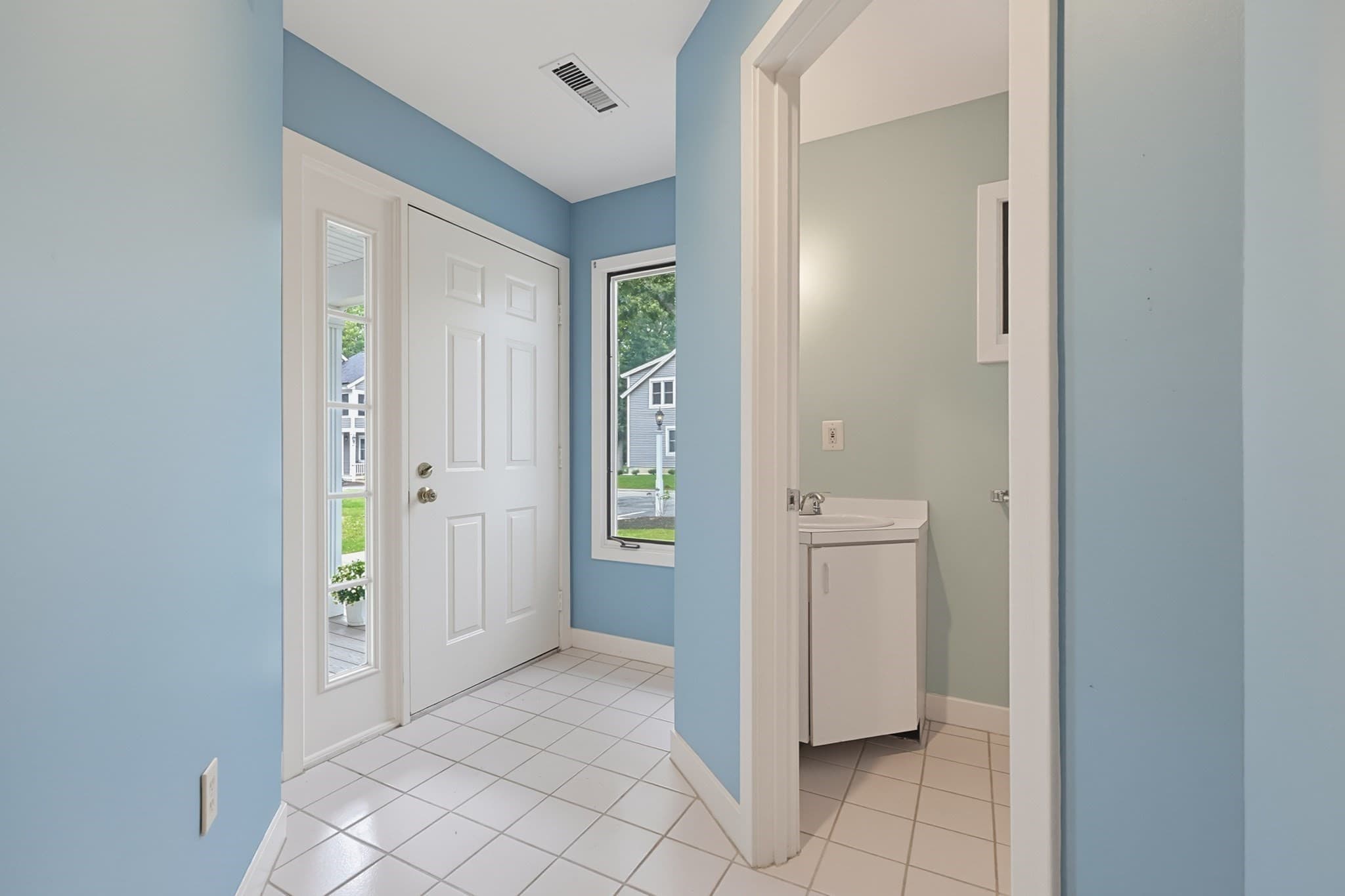 Condominium at 4 Oak Ct # 4, Rockland MA 02370, Rockland, photo 6 of 35