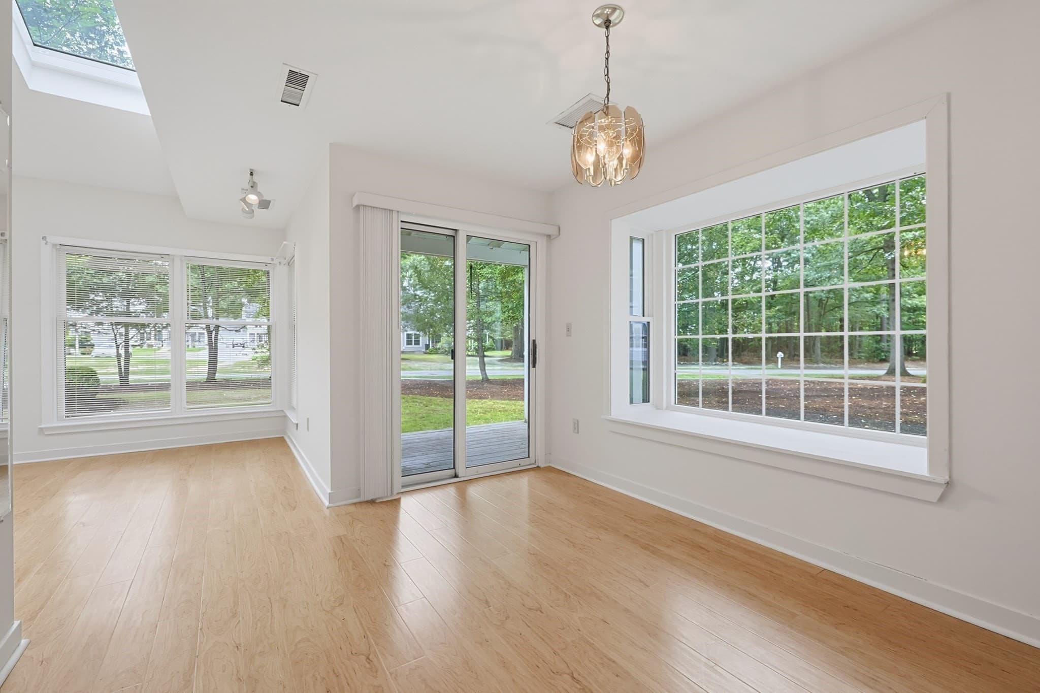 Condominium at 4 Oak Ct # 4, Rockland MA 02370, Rockland, photo 9 of 35