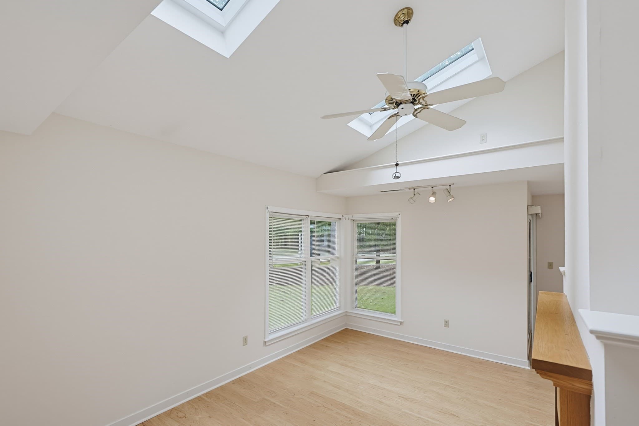 Condominium at 4 Oak Ct # 4, Rockland MA 02370, Rockland, photo 10 of 35