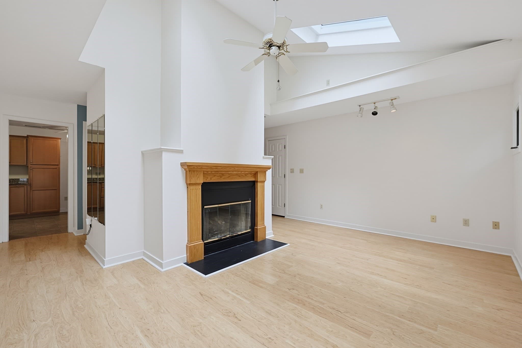 Condominium at 4 Oak Ct # 4, Rockland MA 02370, Rockland, photo 11 of 35