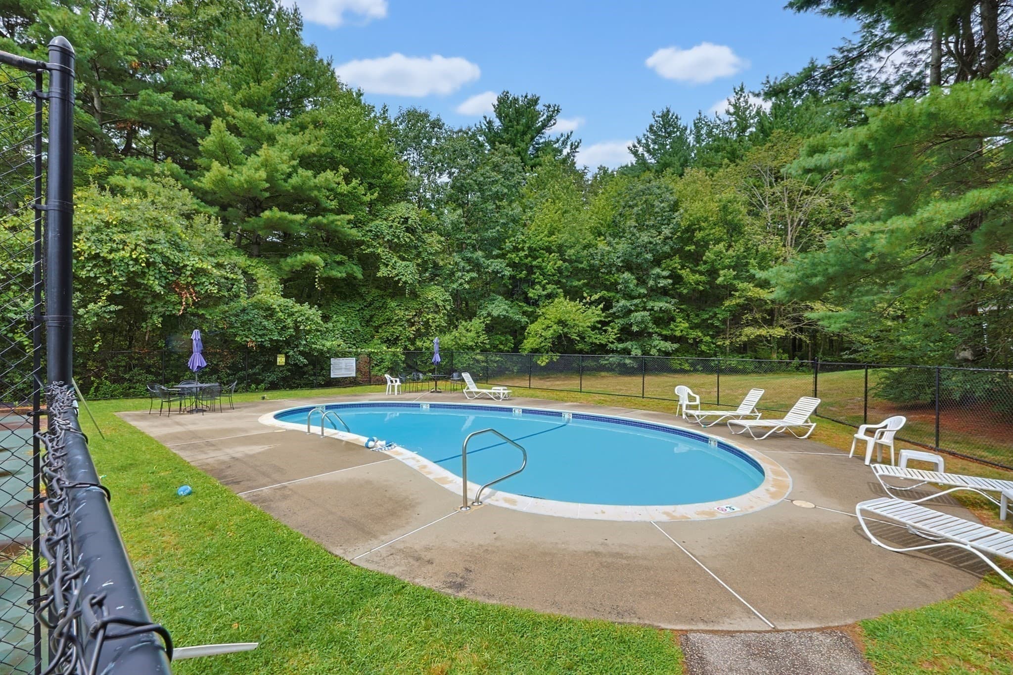 Condominium at 4 Oak Ct # 4, Rockland MA 02370, Rockland, photo 31 of 35